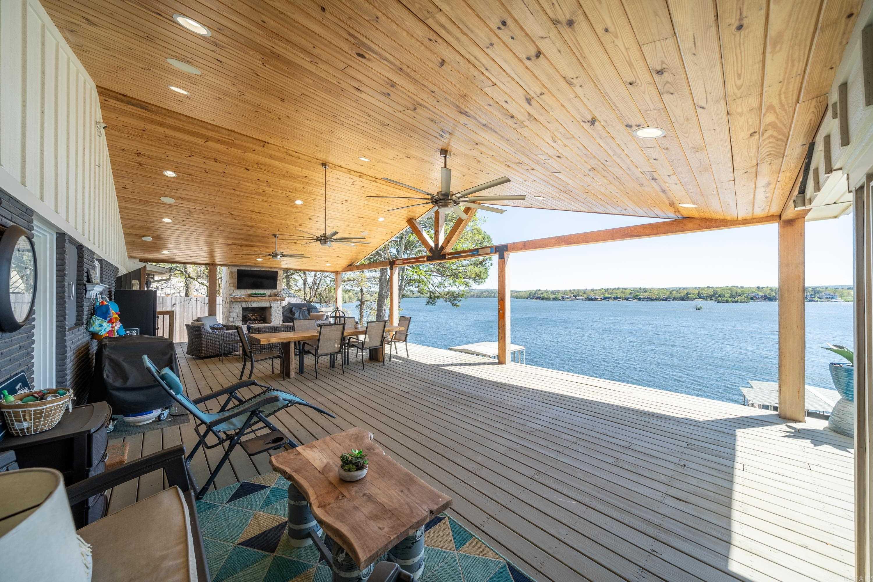 392 Lake Hamilton Drive