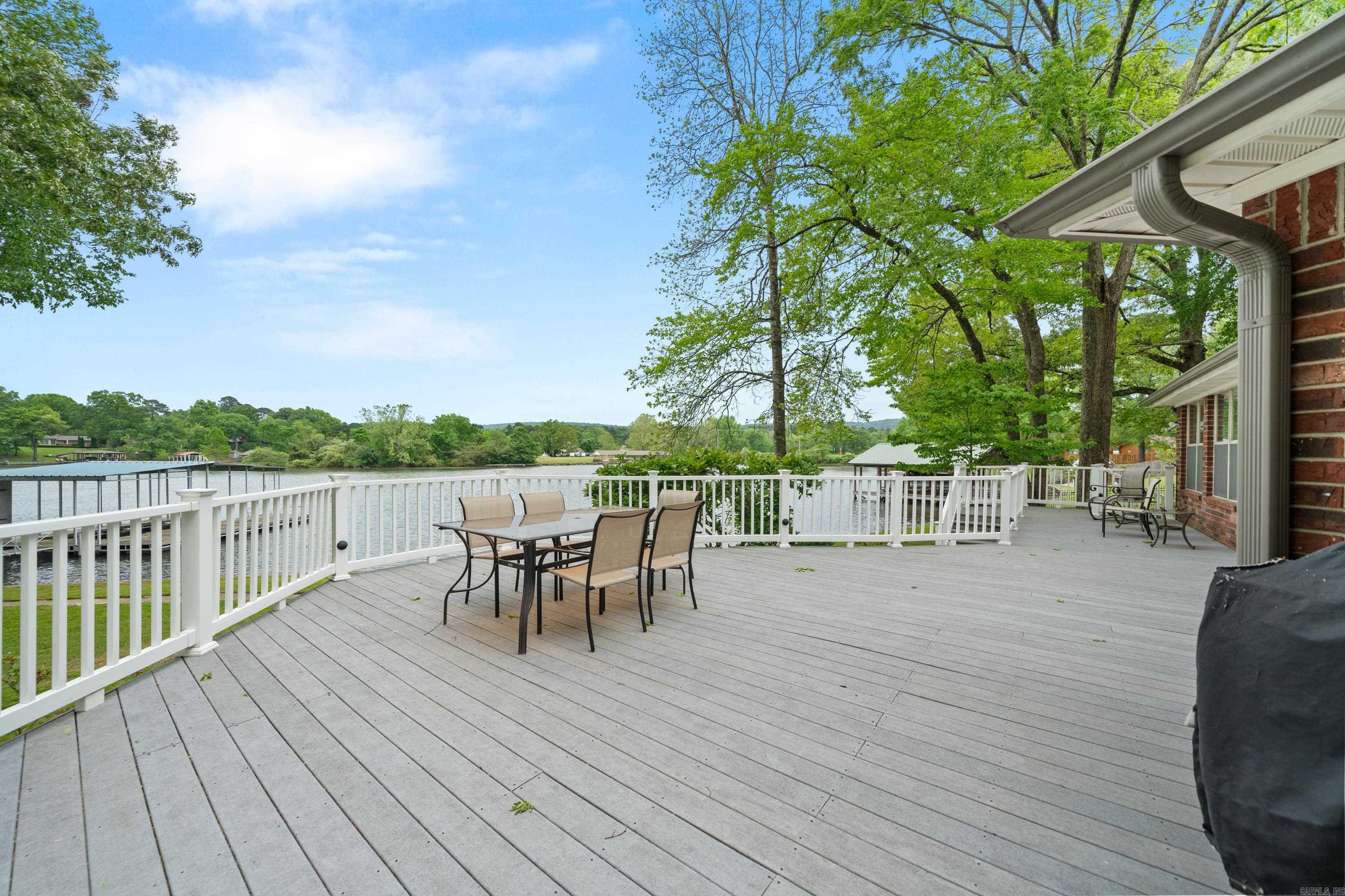 123 Lakesouth Terrace