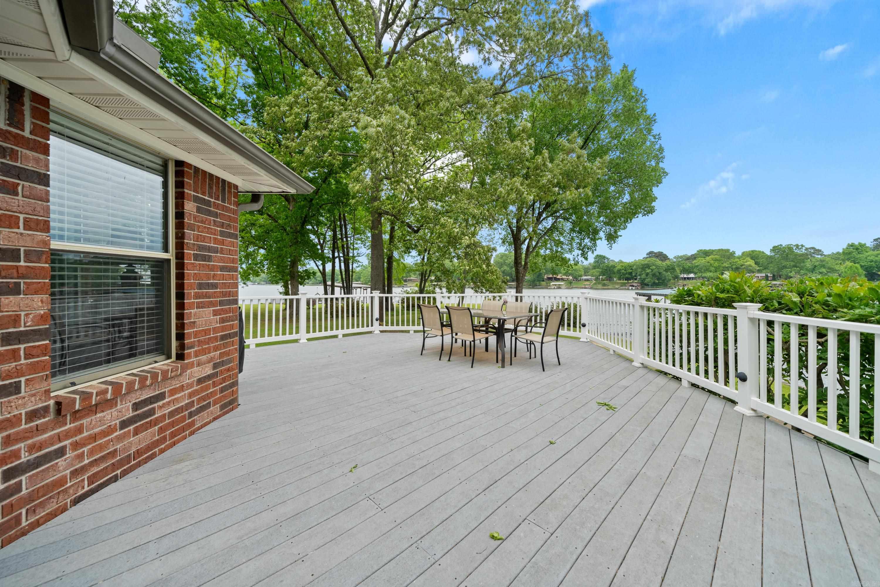 123 Lakesouth Terrace