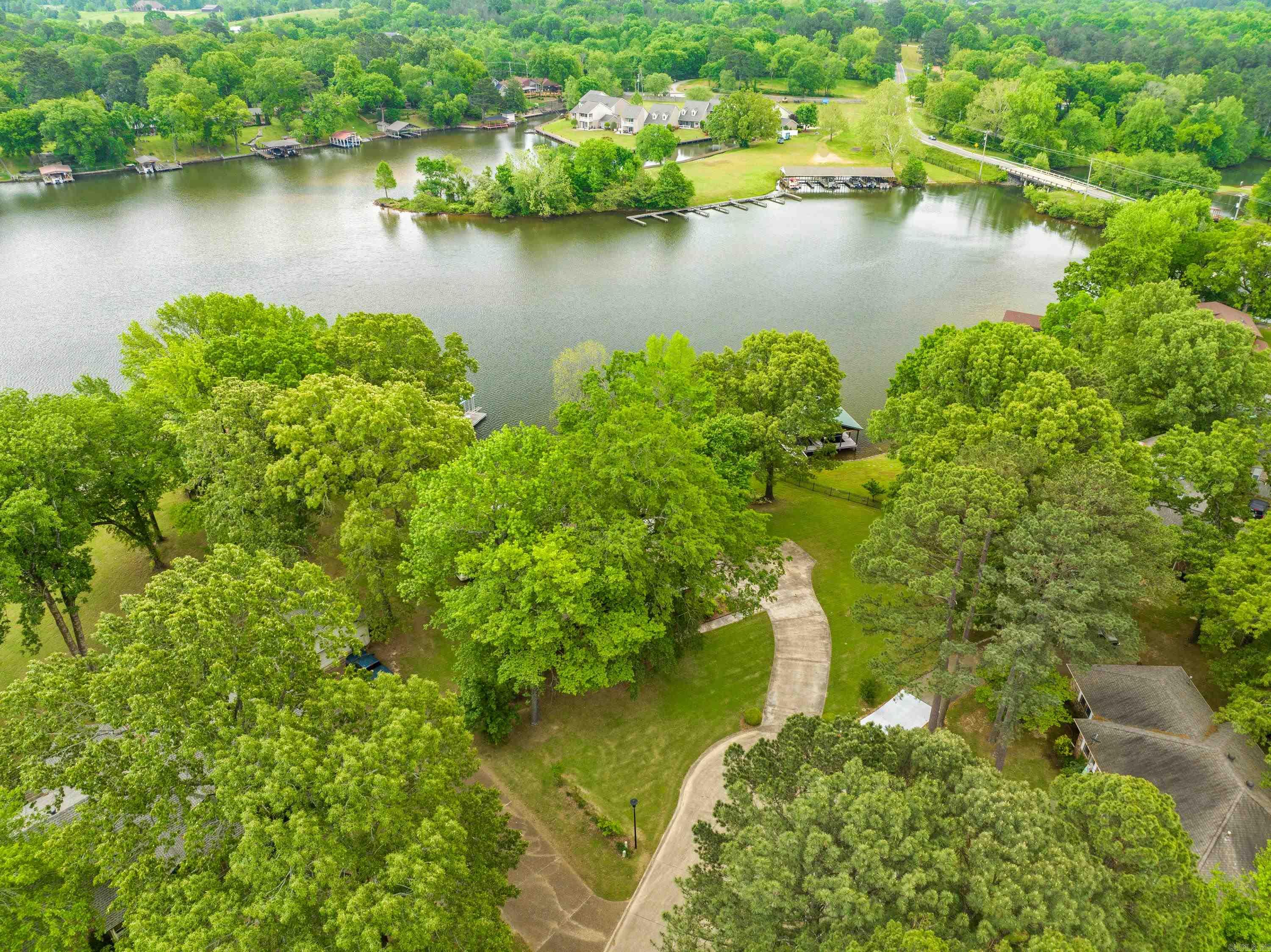 123 Lakesouth Terrace