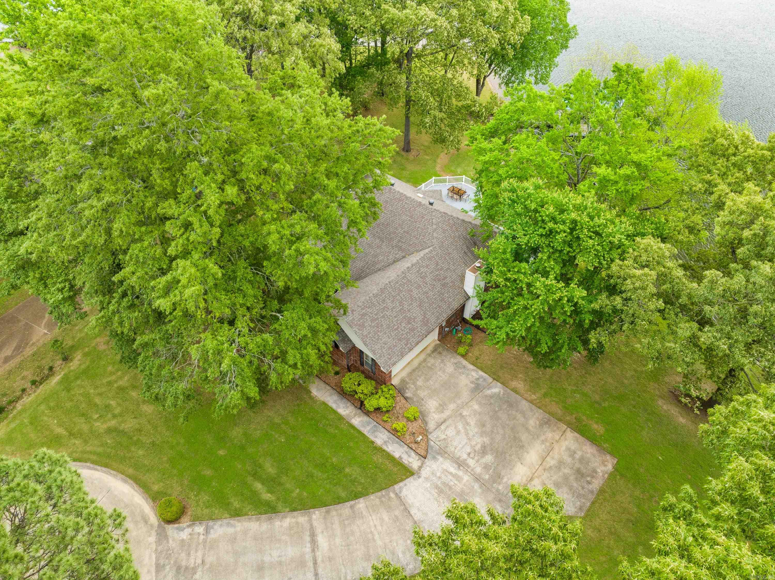 123 Lakesouth Terrace