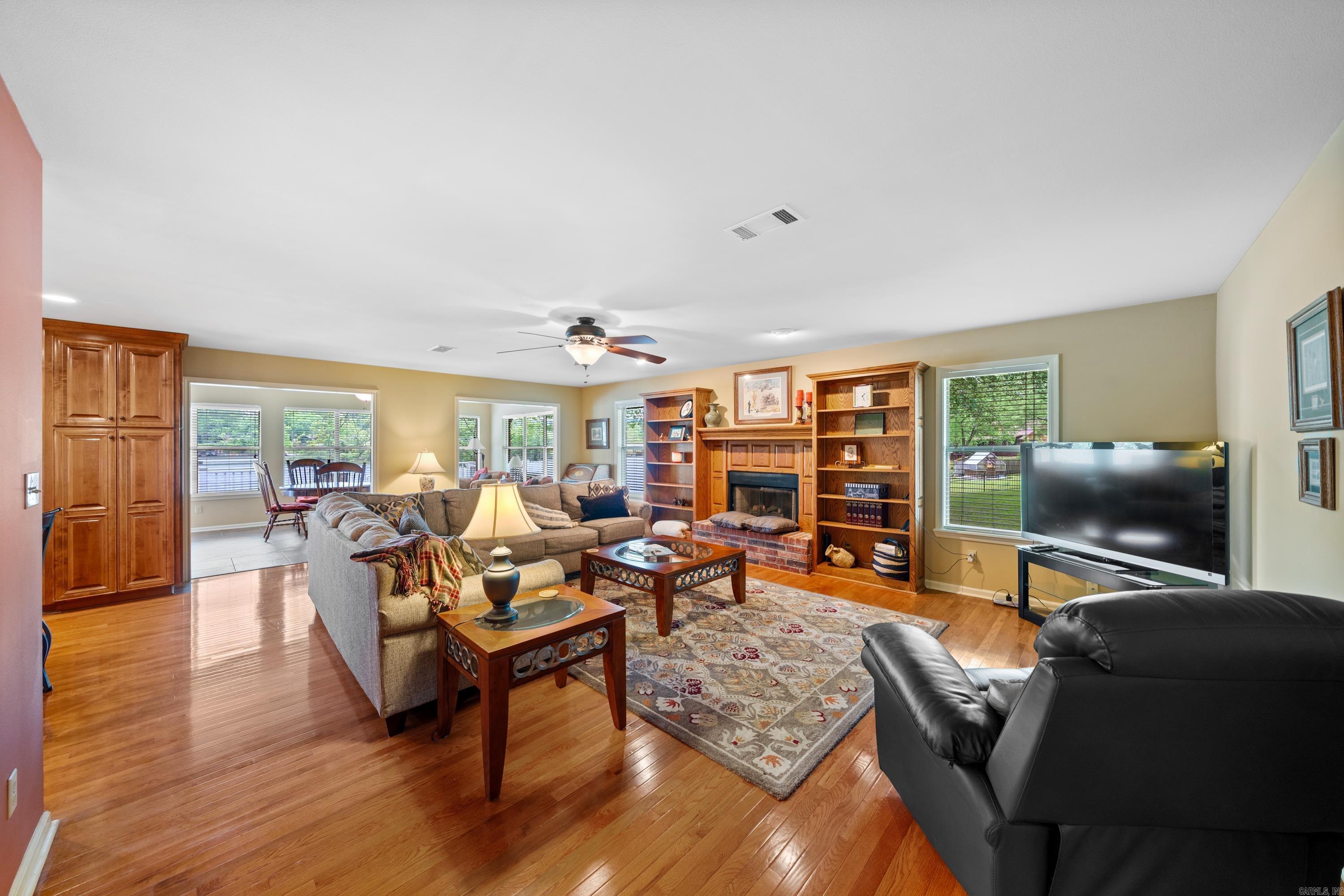 123 Lakesouth Terrace