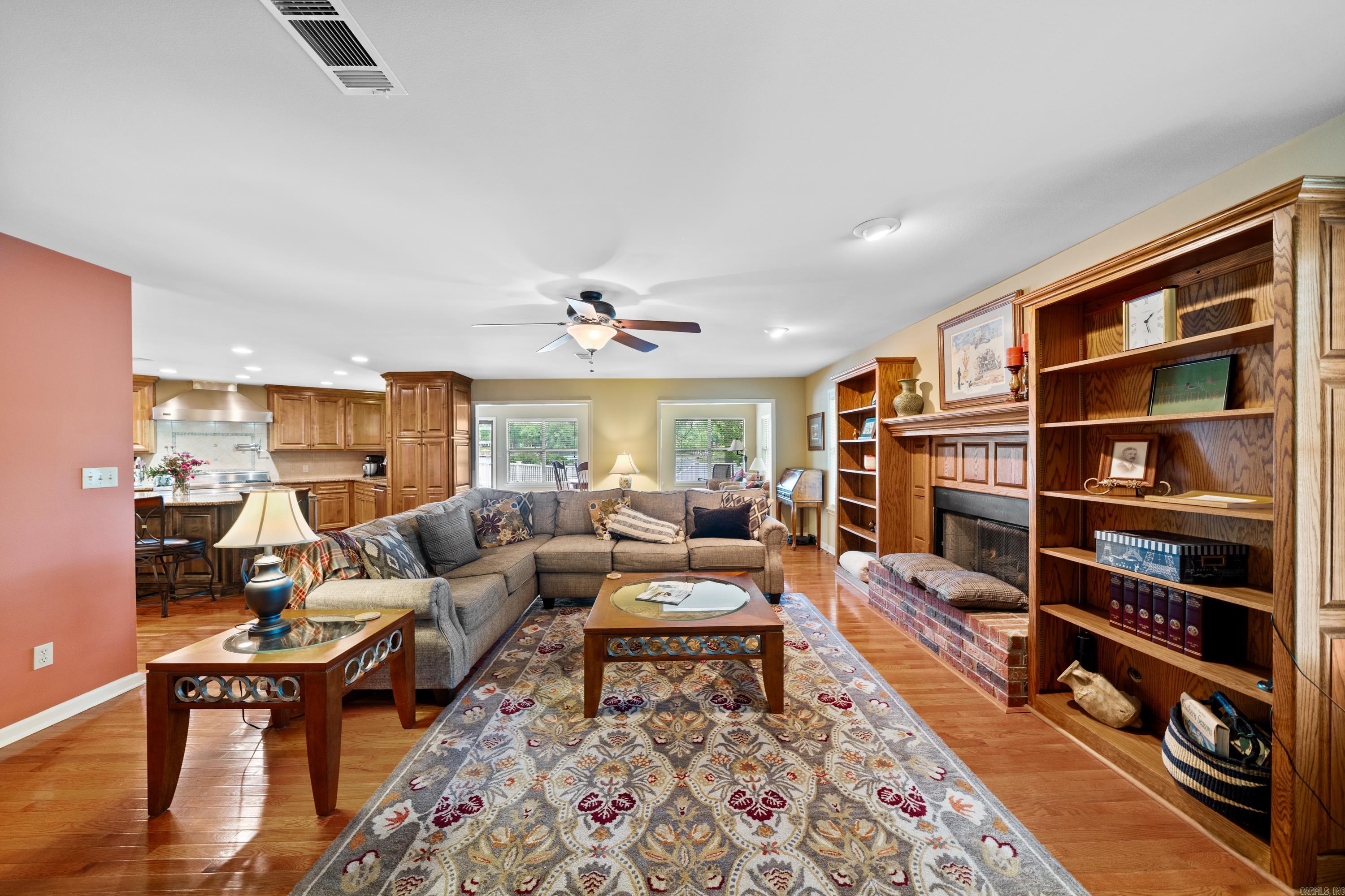 123 Lakesouth Terrace