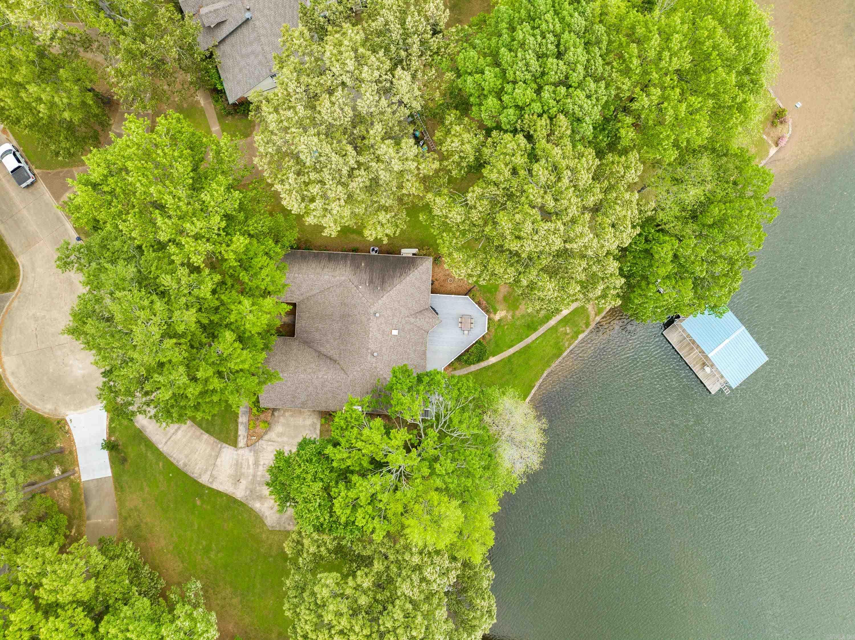 123 Lakesouth Terrace