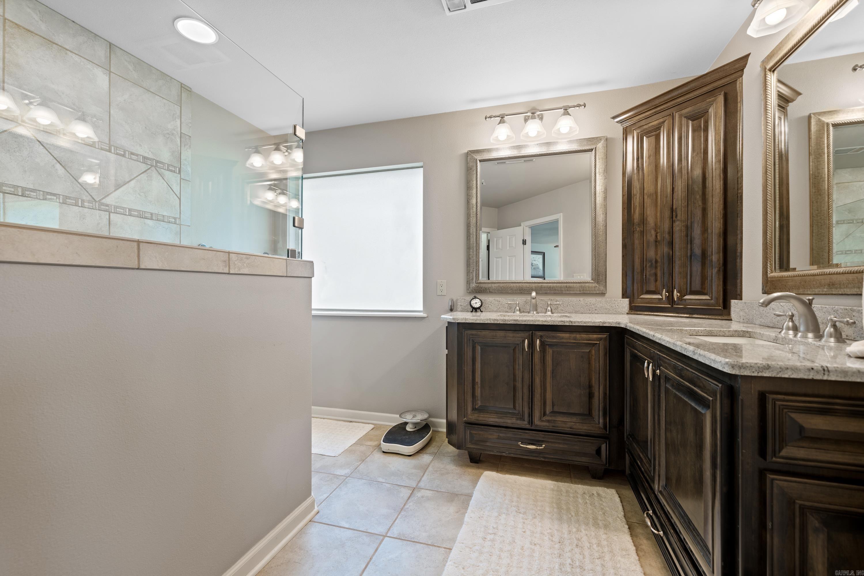 123 Lakesouth Terrace