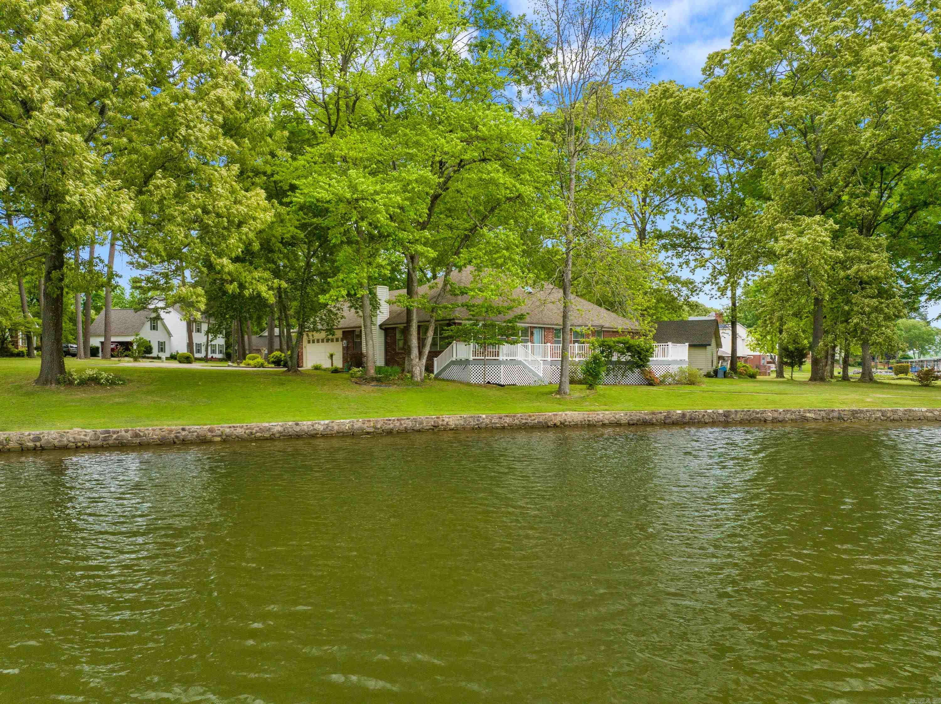 123 Lakesouth Terrace