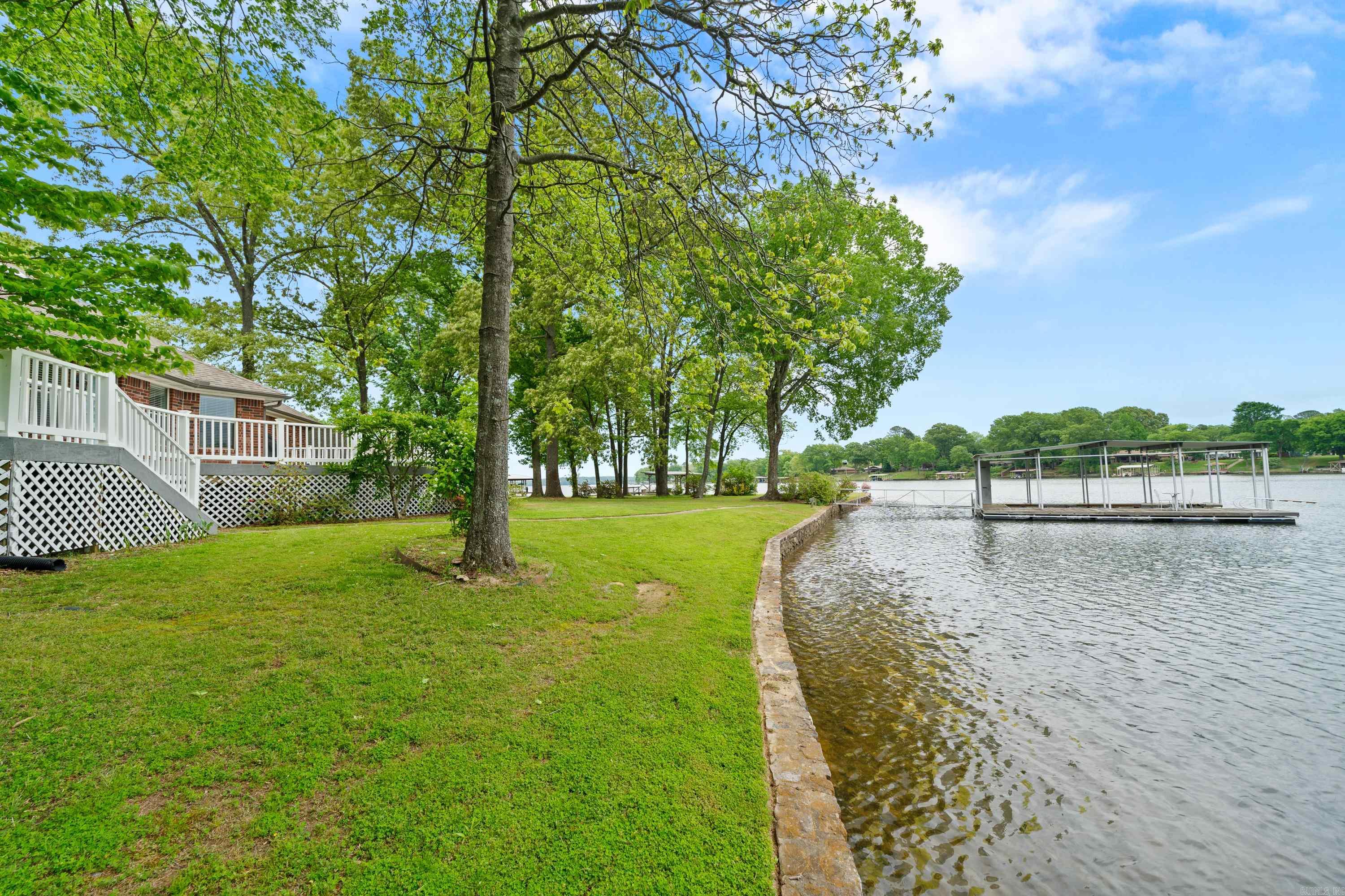 123 Lakesouth Terrace