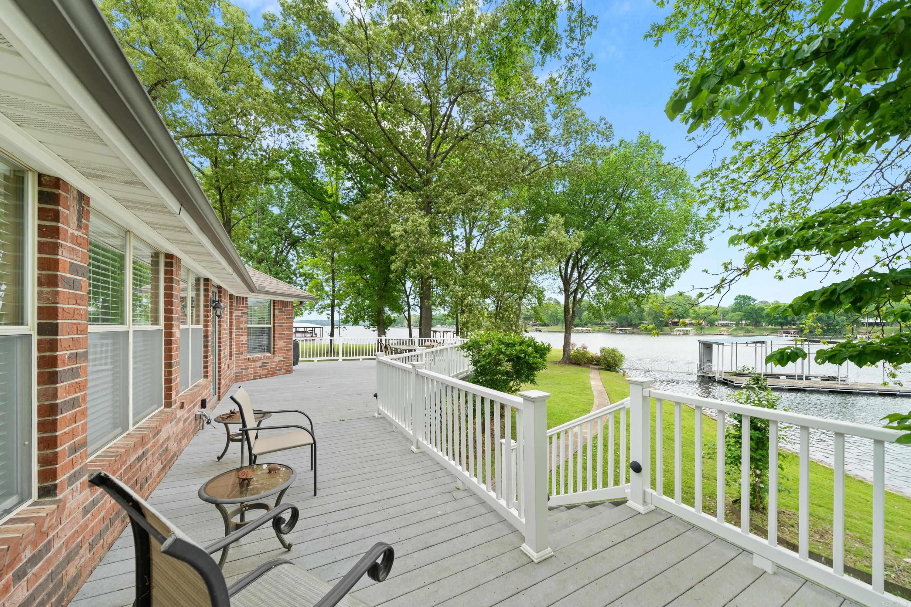 123 Lakesouth Terrace