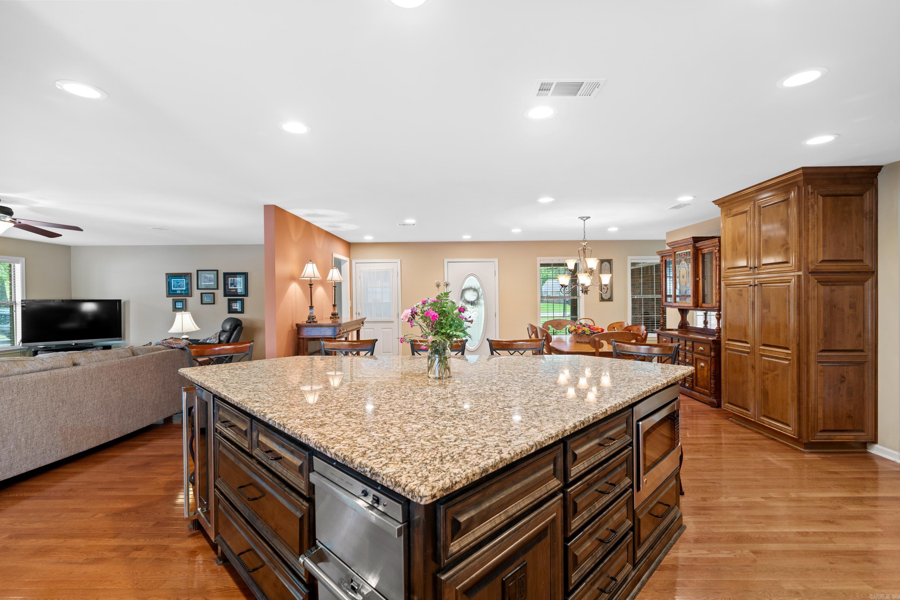 123 Lakesouth Terrace