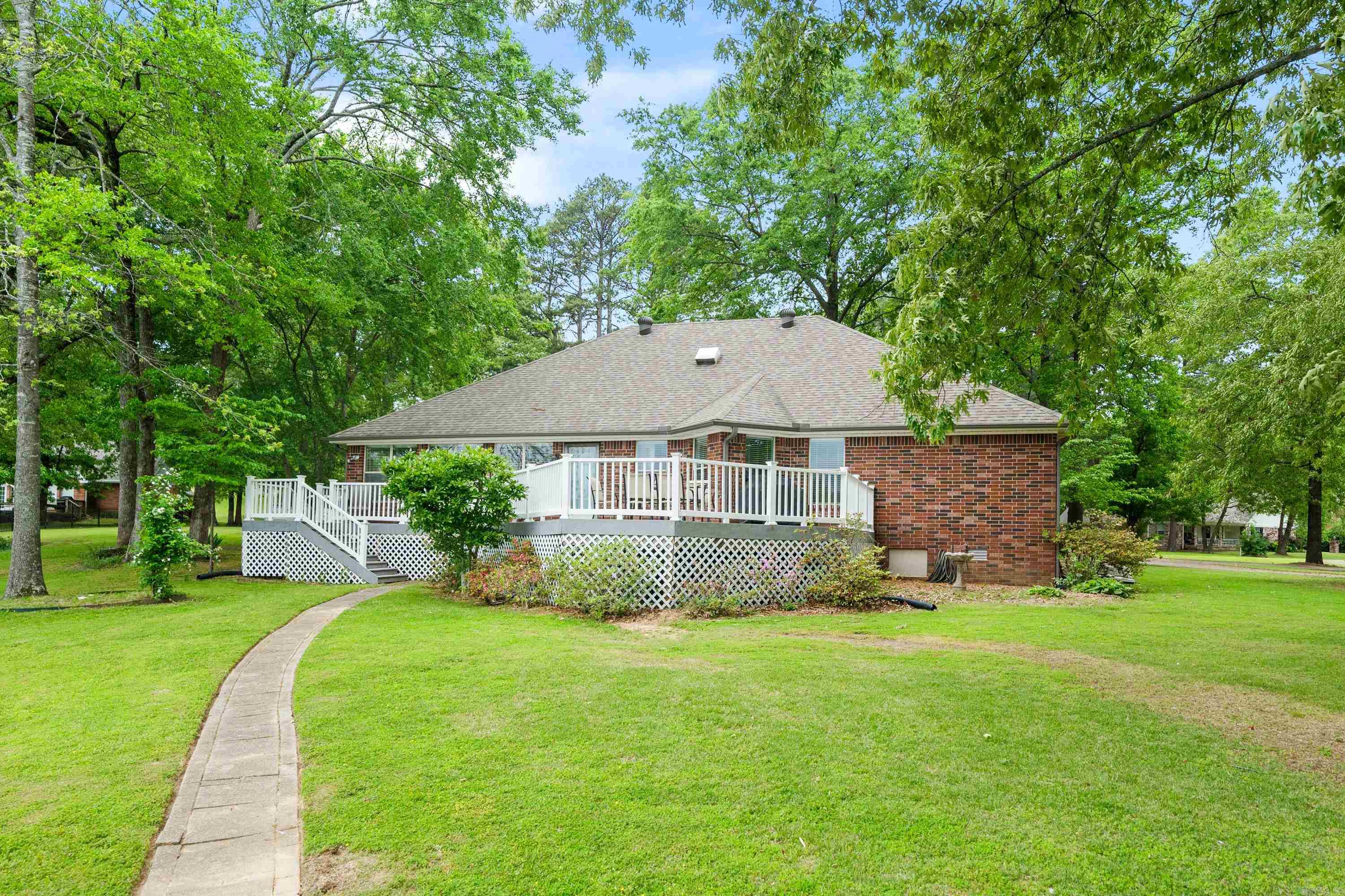 123 Lakesouth Terrace