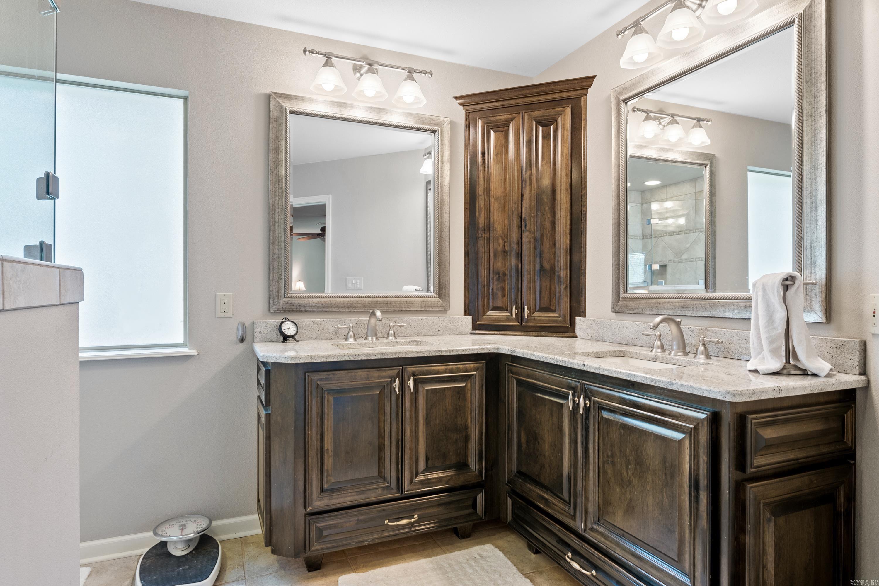 123 Lakesouth Terrace