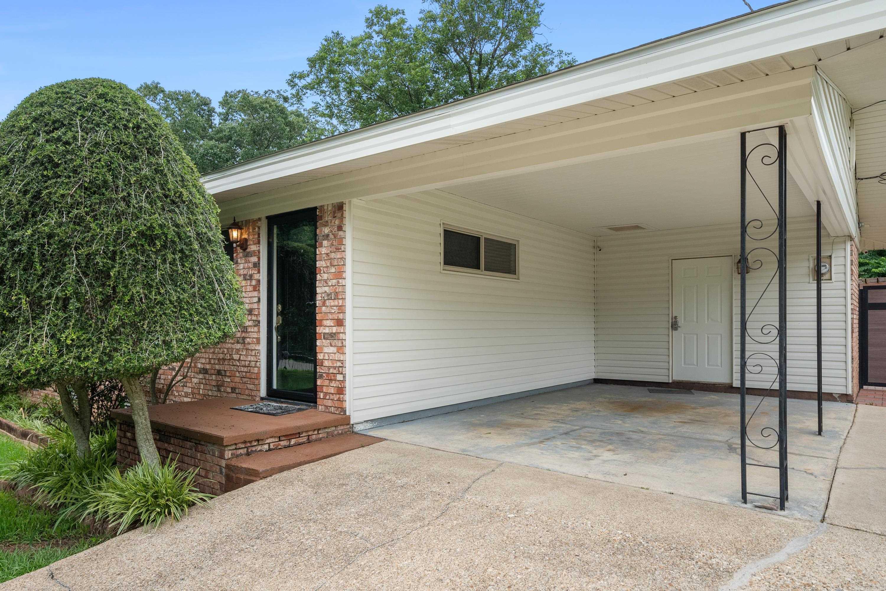 108 Gwendolyn Way