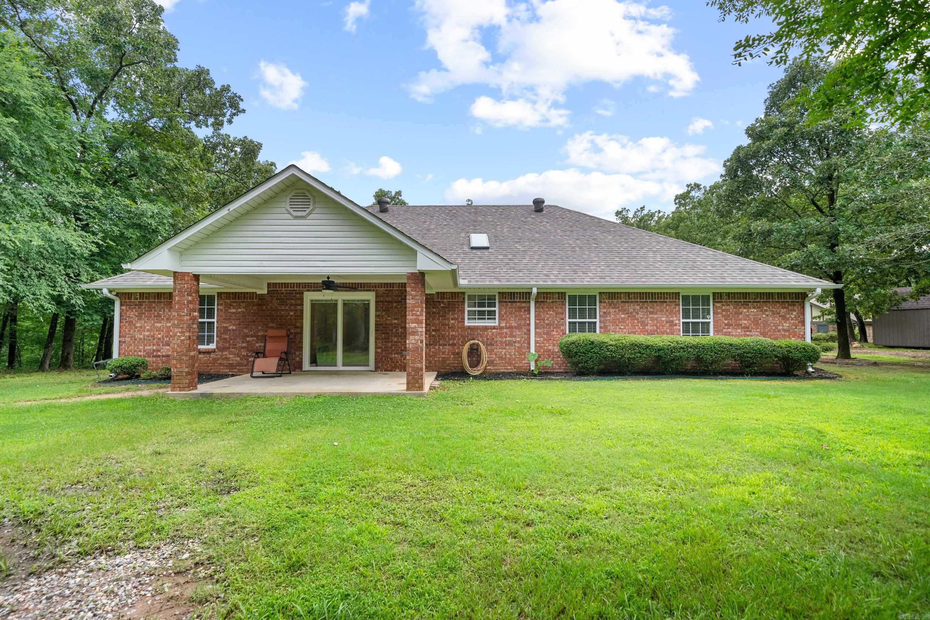 828 Lakeshore Drive
