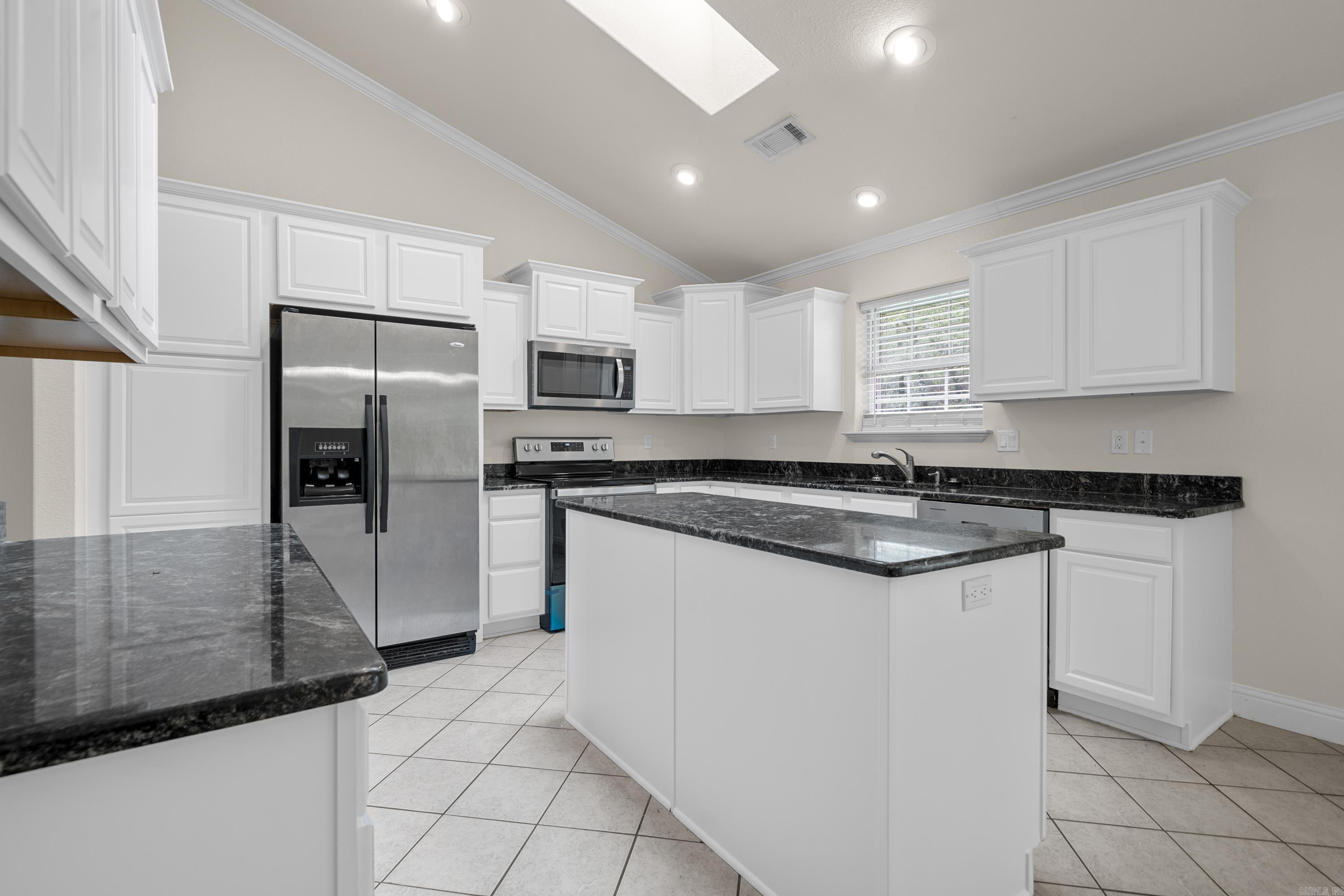 828 Lakeshore Drive
