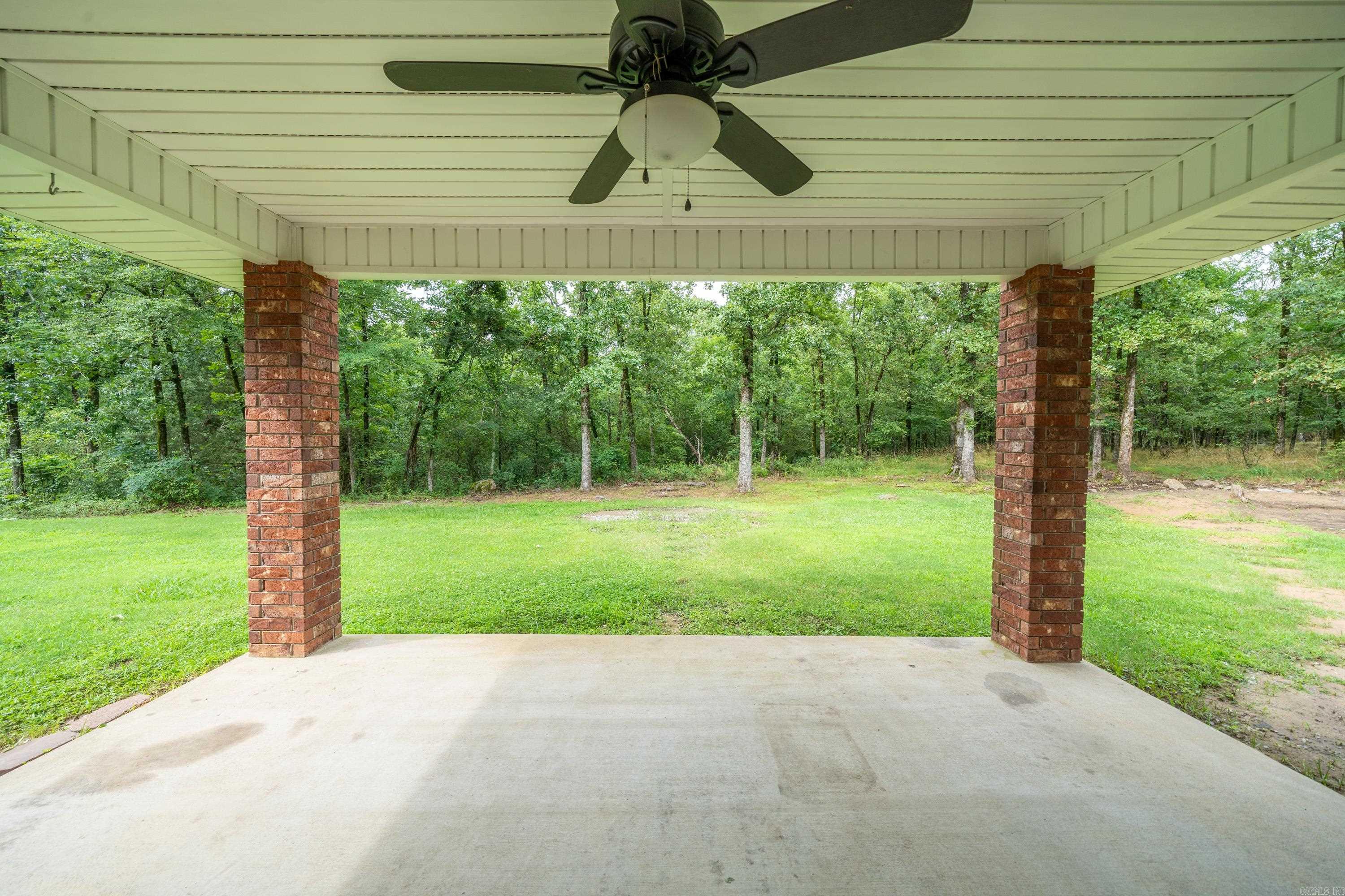 828 Lakeshore Drive