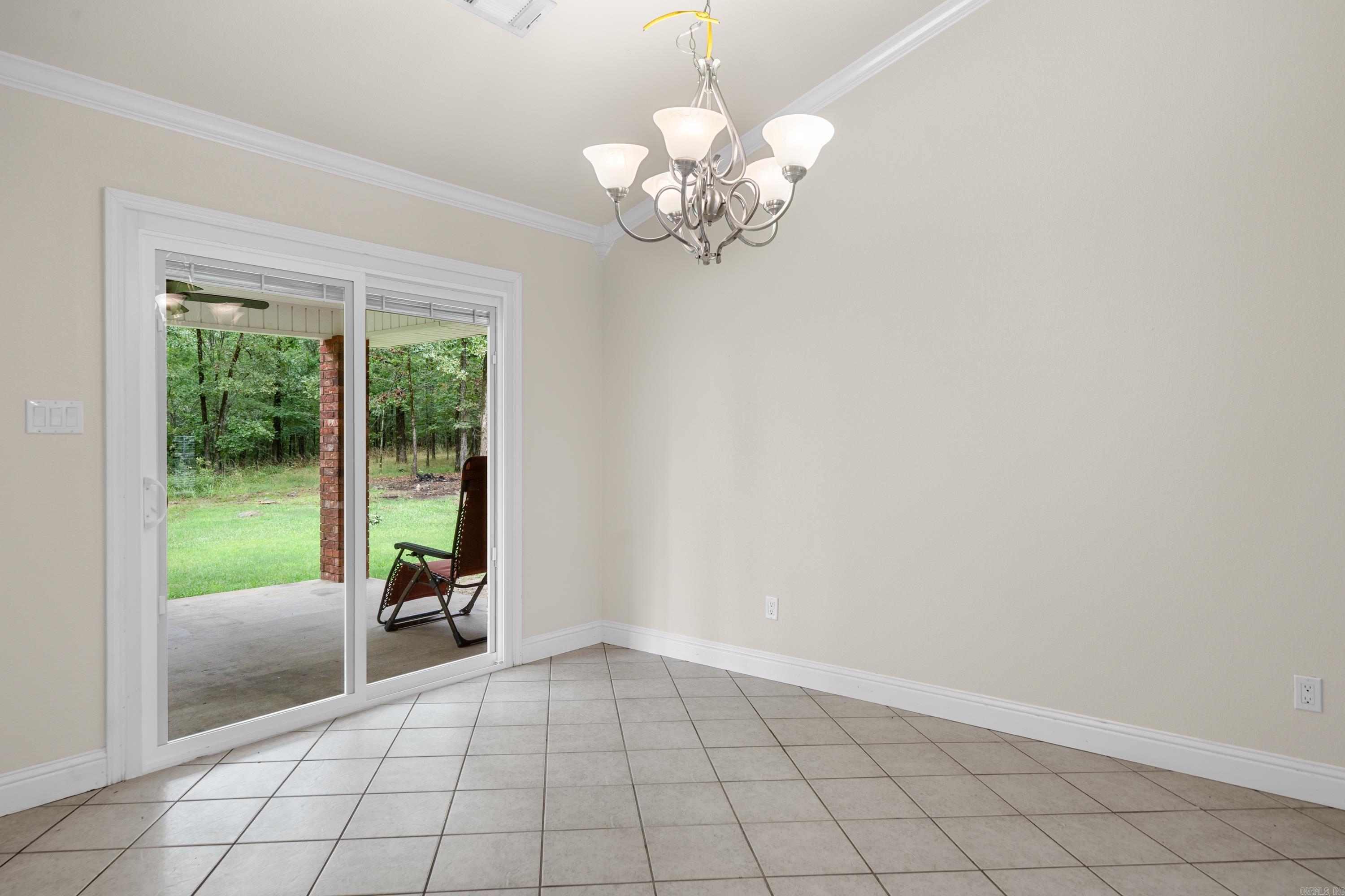 828 Lakeshore Drive
