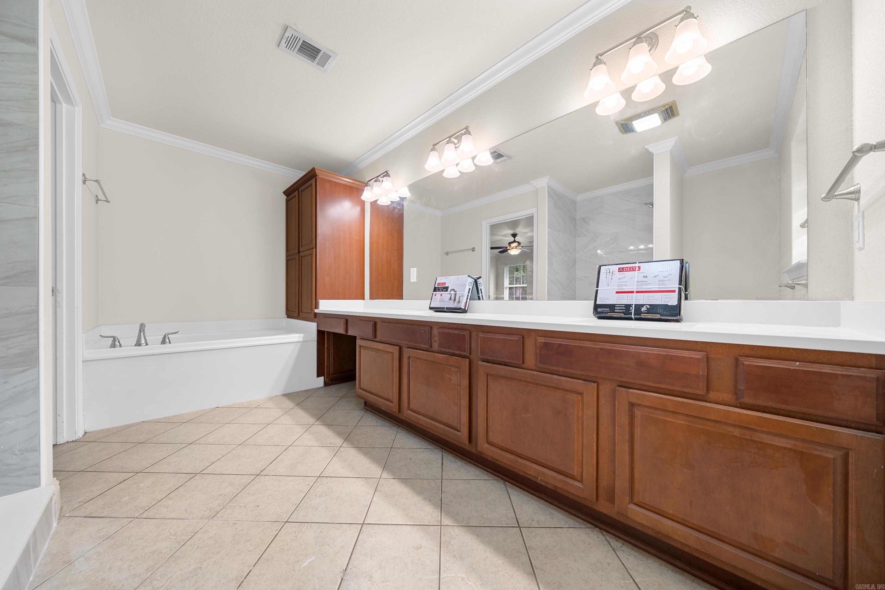 828 Lakeshore Drive
