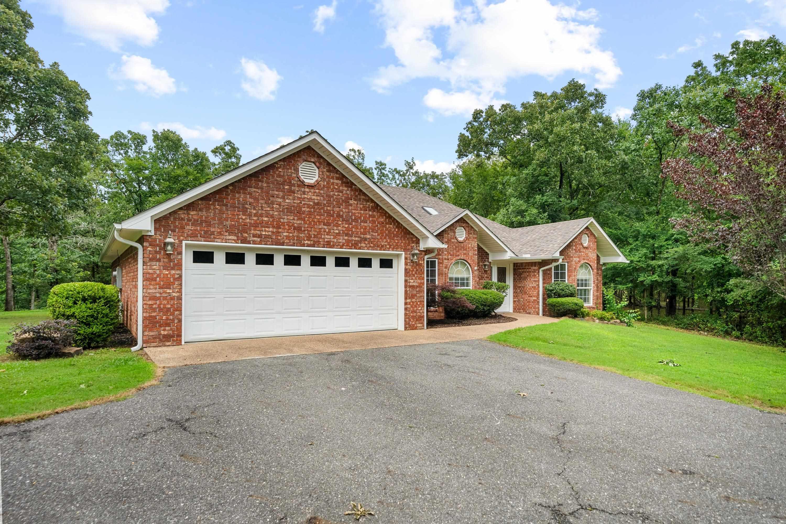 828 Lakeshore Drive