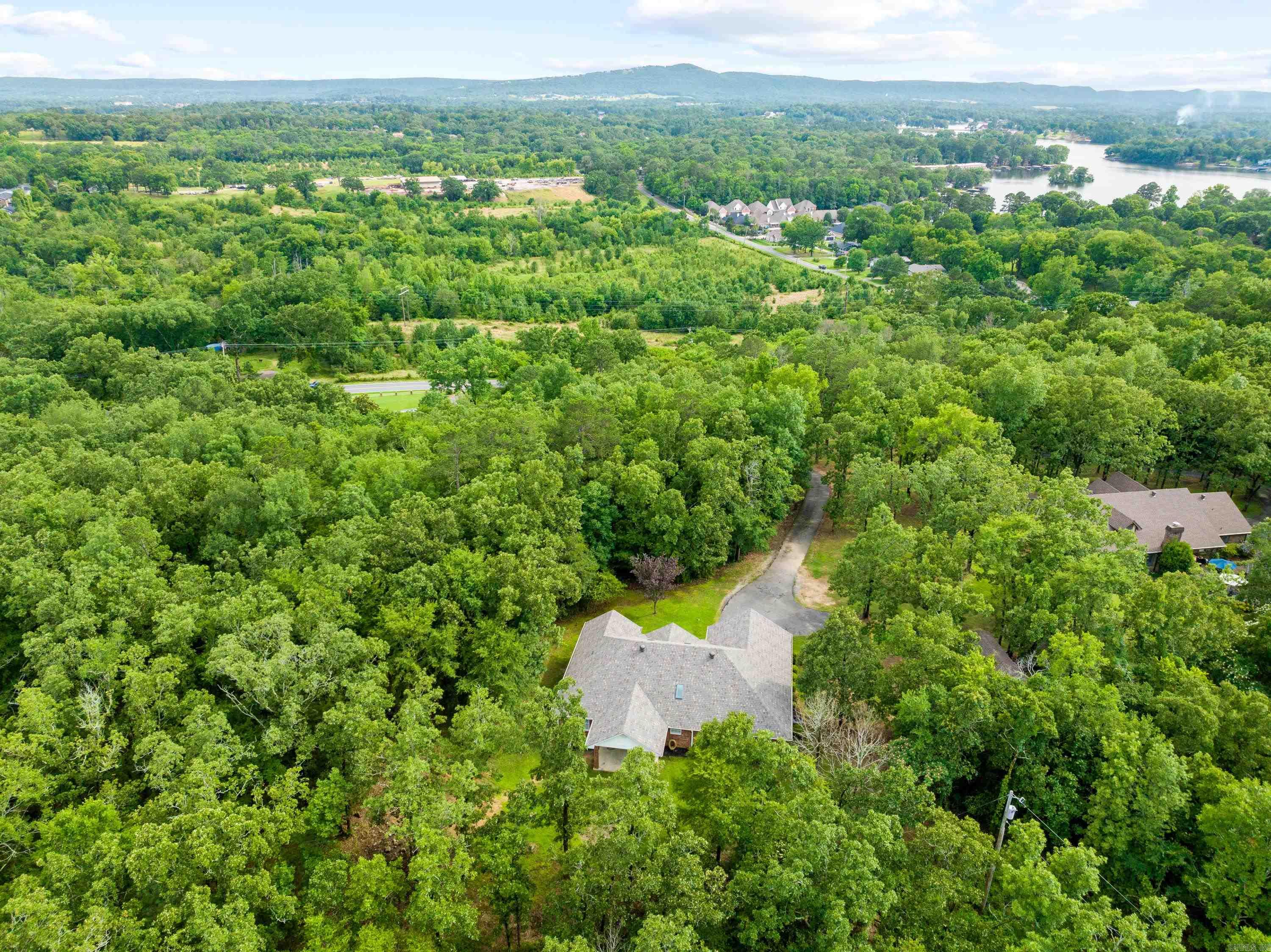828 Lakeshore Drive