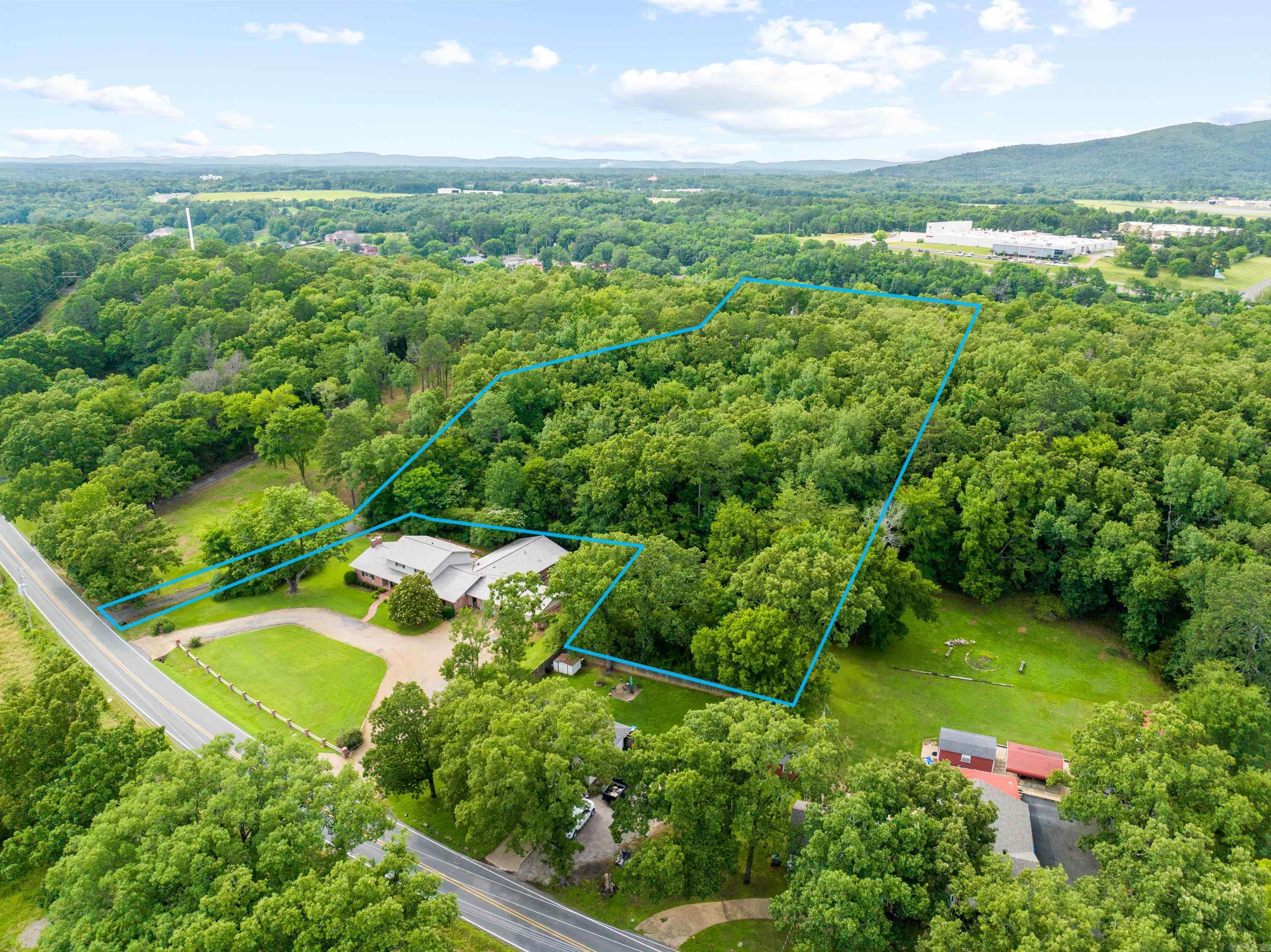 828 Lakeshore Drive