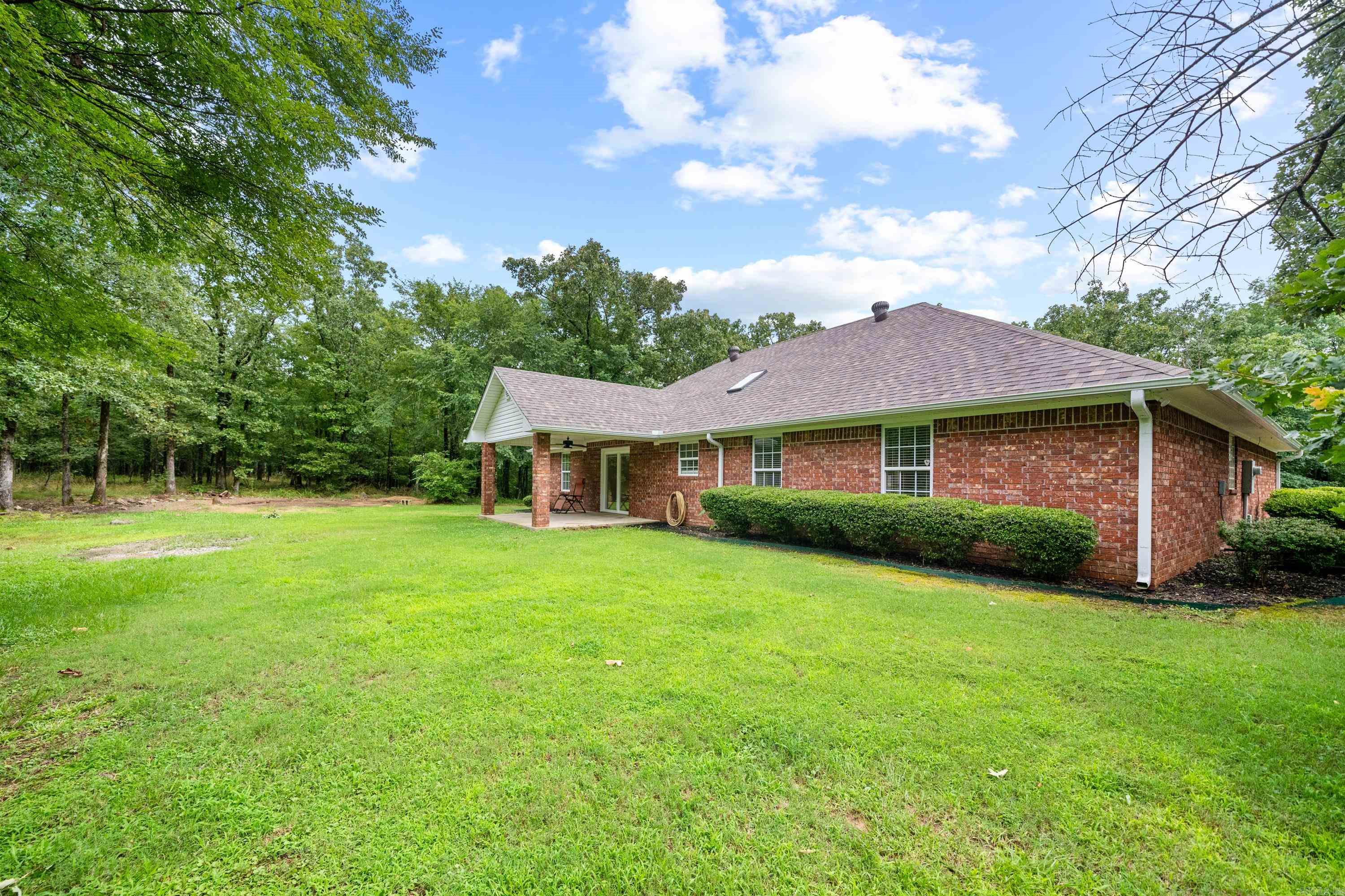 828 Lakeshore Drive