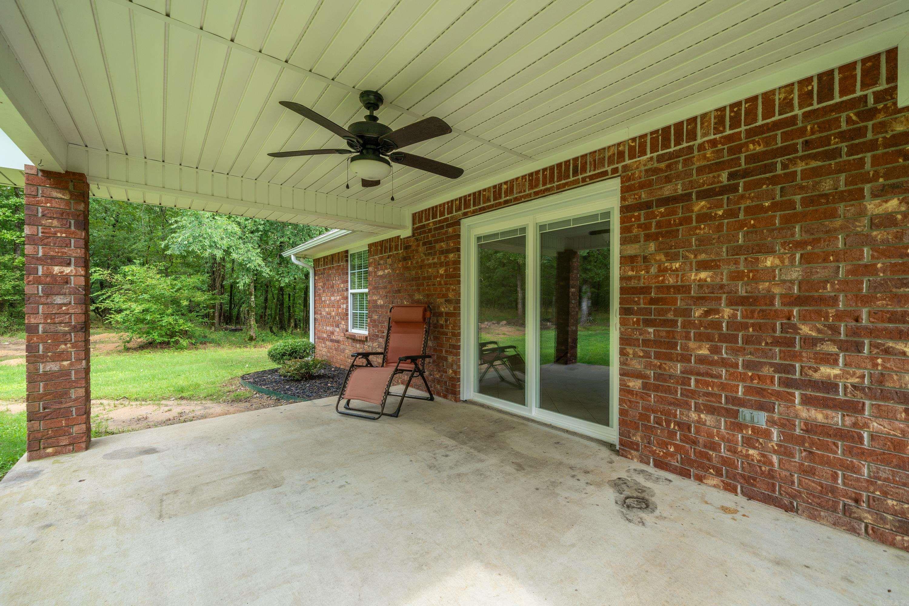 828 Lakeshore Drive