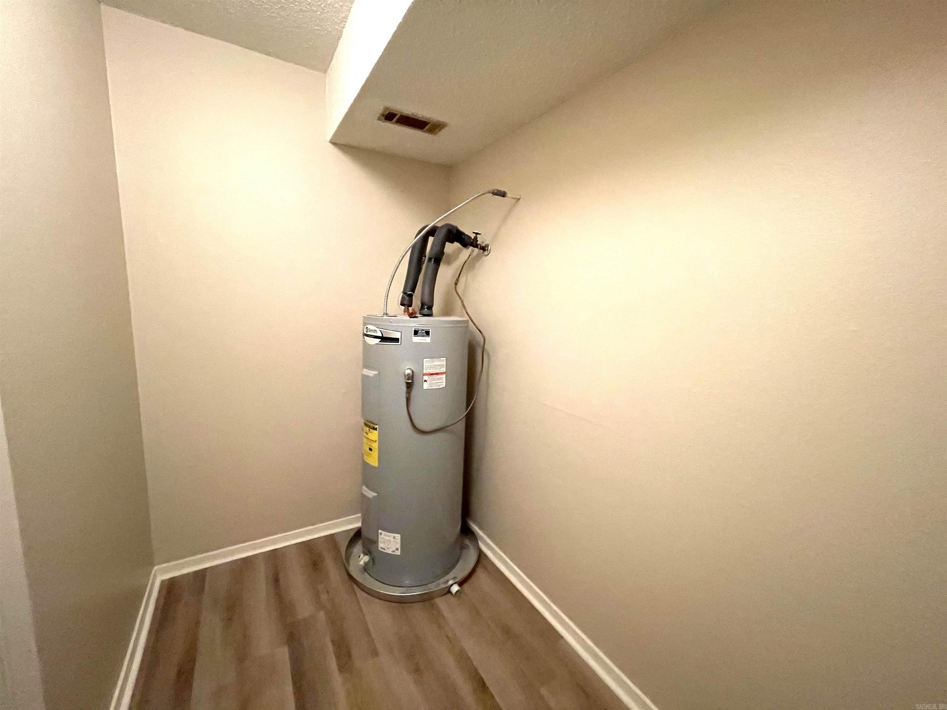 220 Cooper Street Unit: 2A