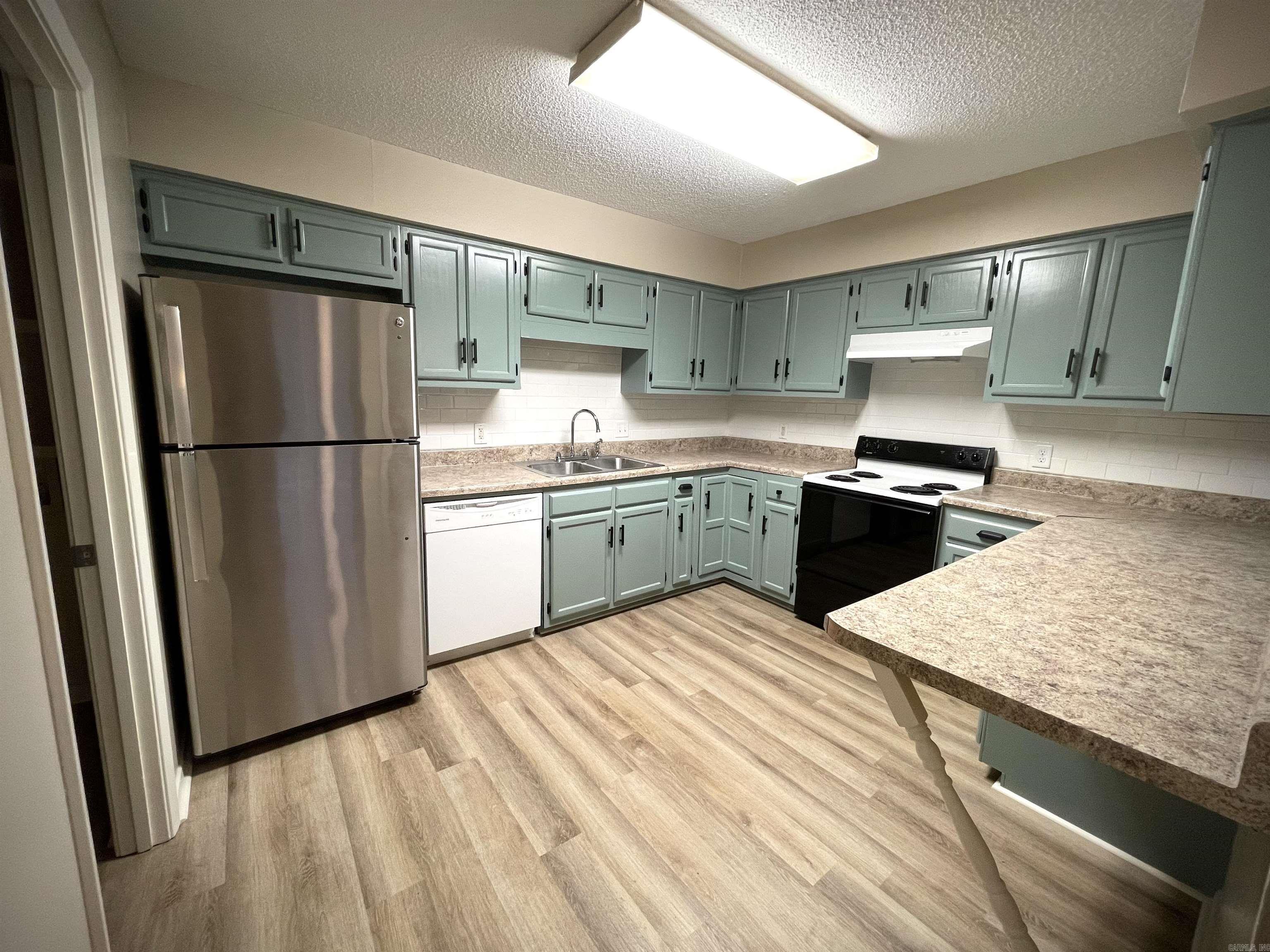 220 Cooper Street Unit: 2A