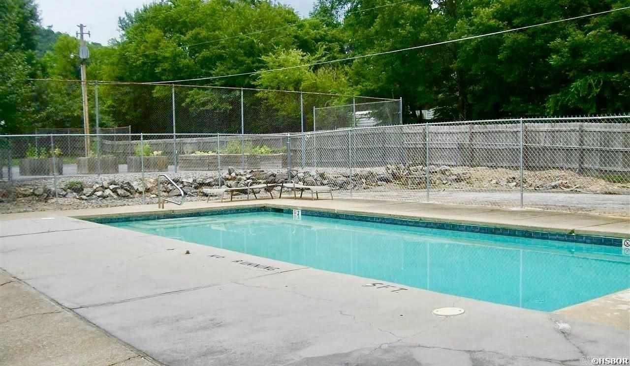 220 Cooper Street Unit: 2A