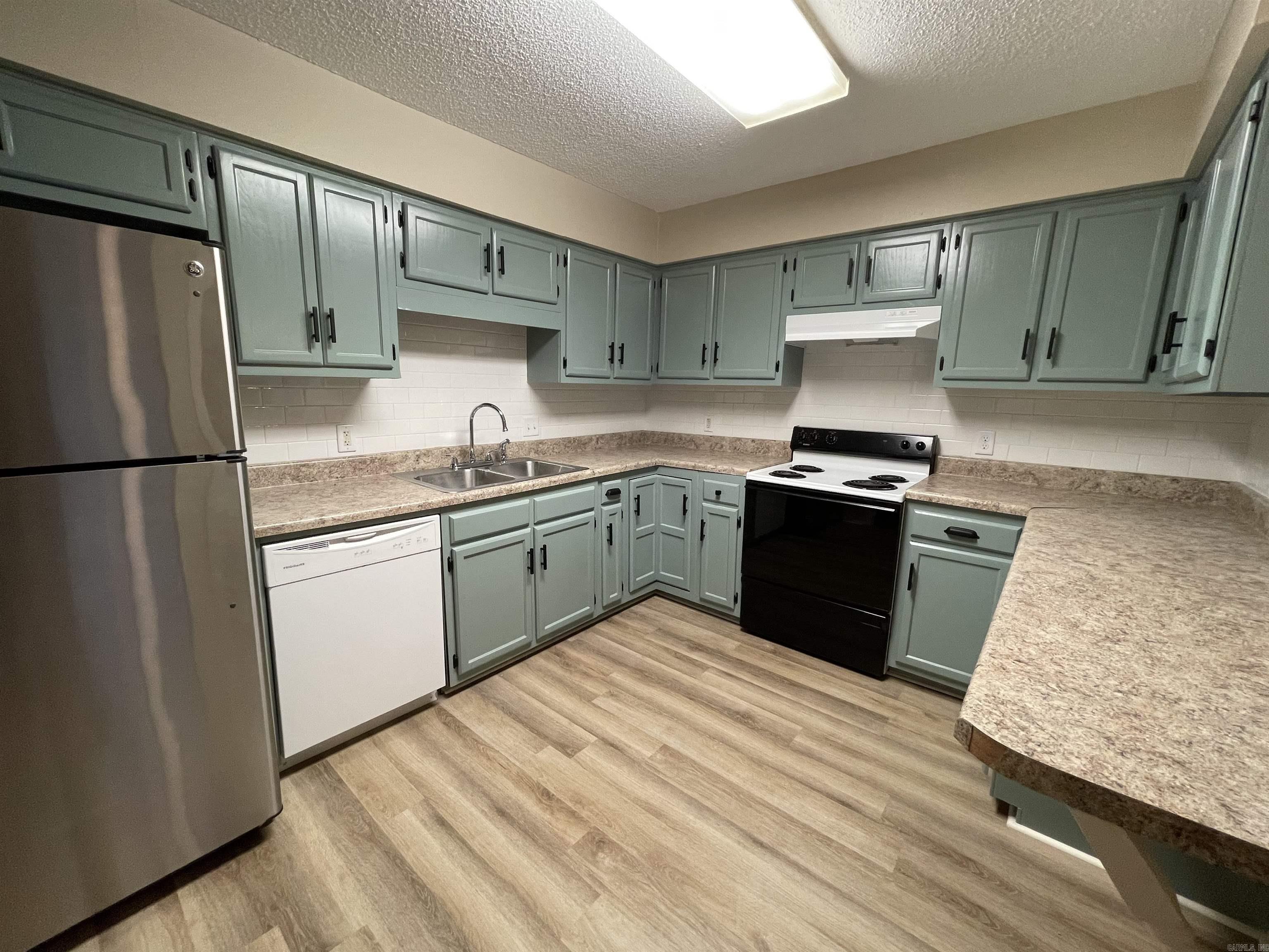 220 Cooper Street Unit: 2A