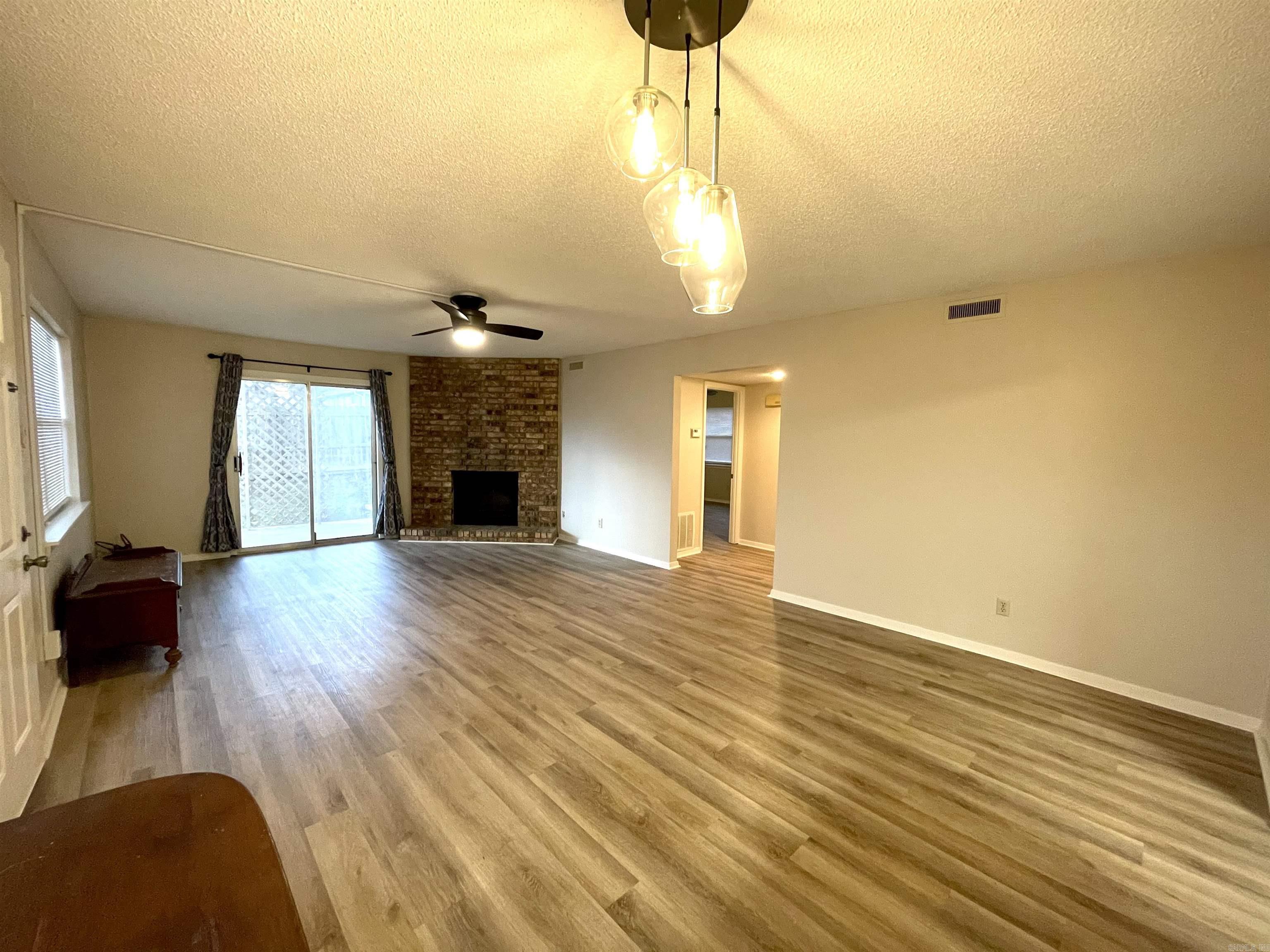 220 Cooper Street Unit: 2A