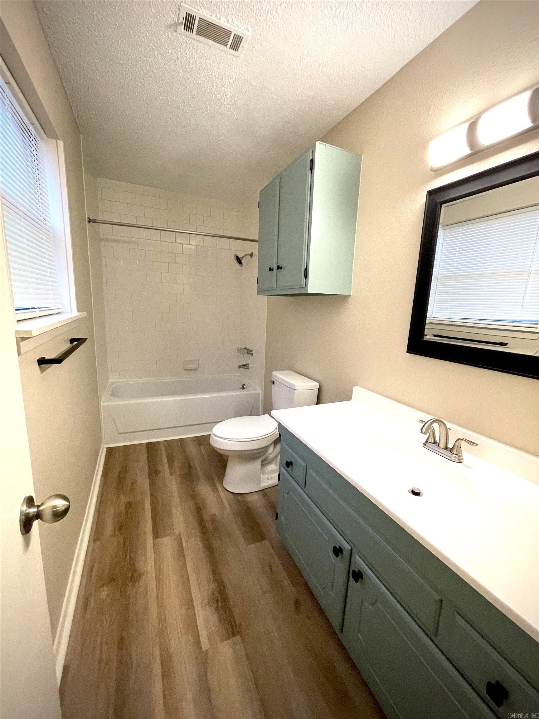 220 Cooper Street Unit: 2A