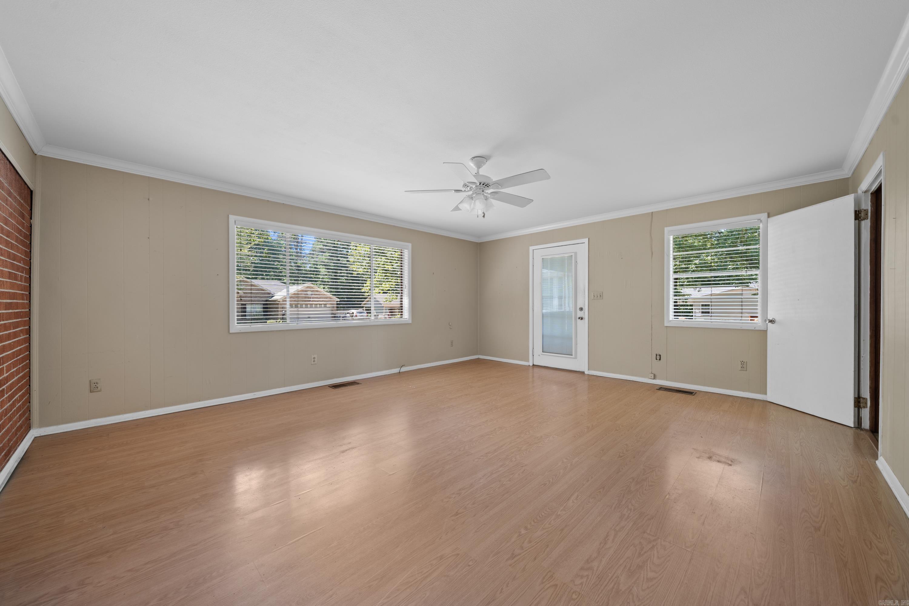 115 Roxbury St Street