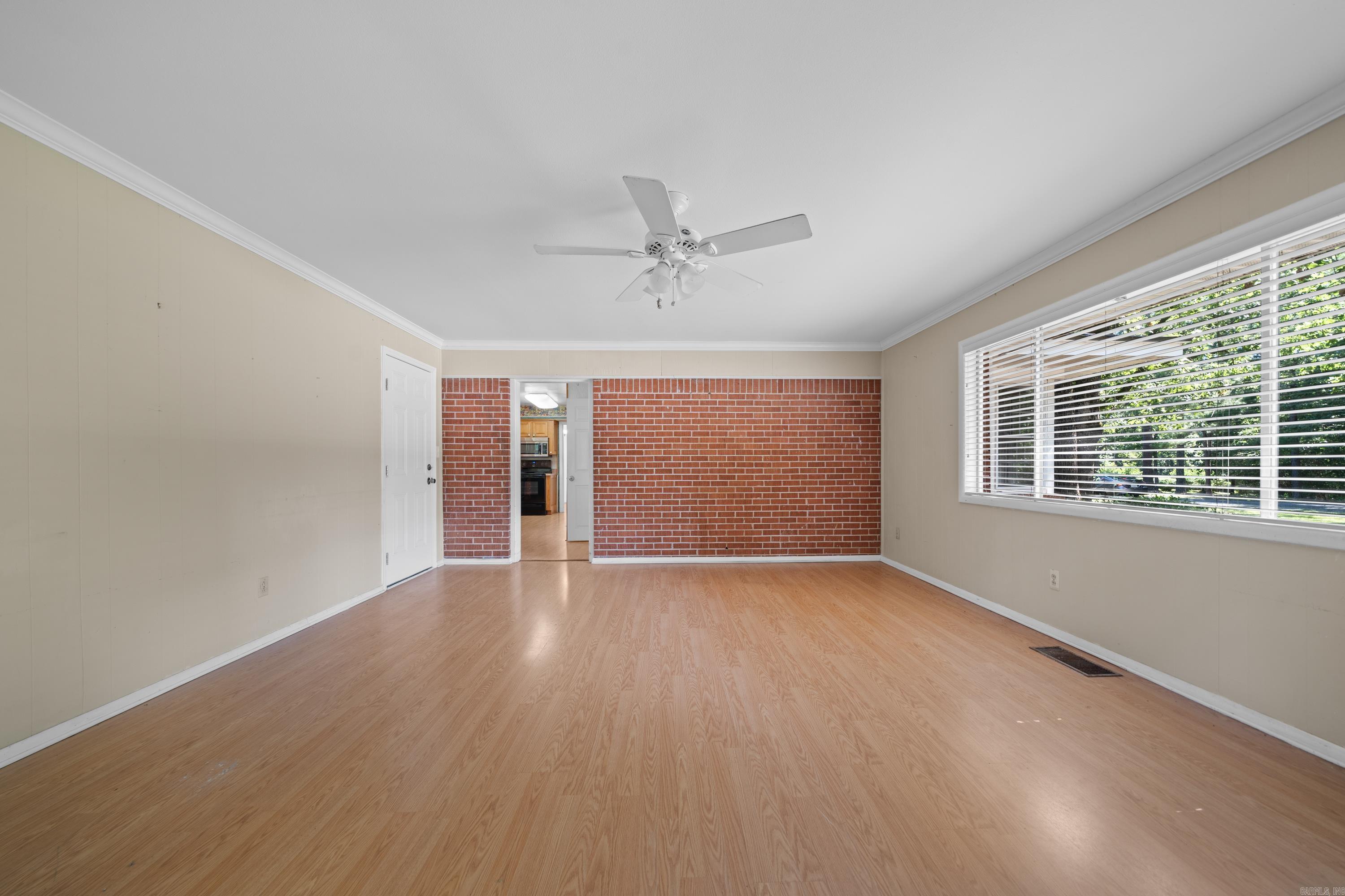 115 Roxbury St Street