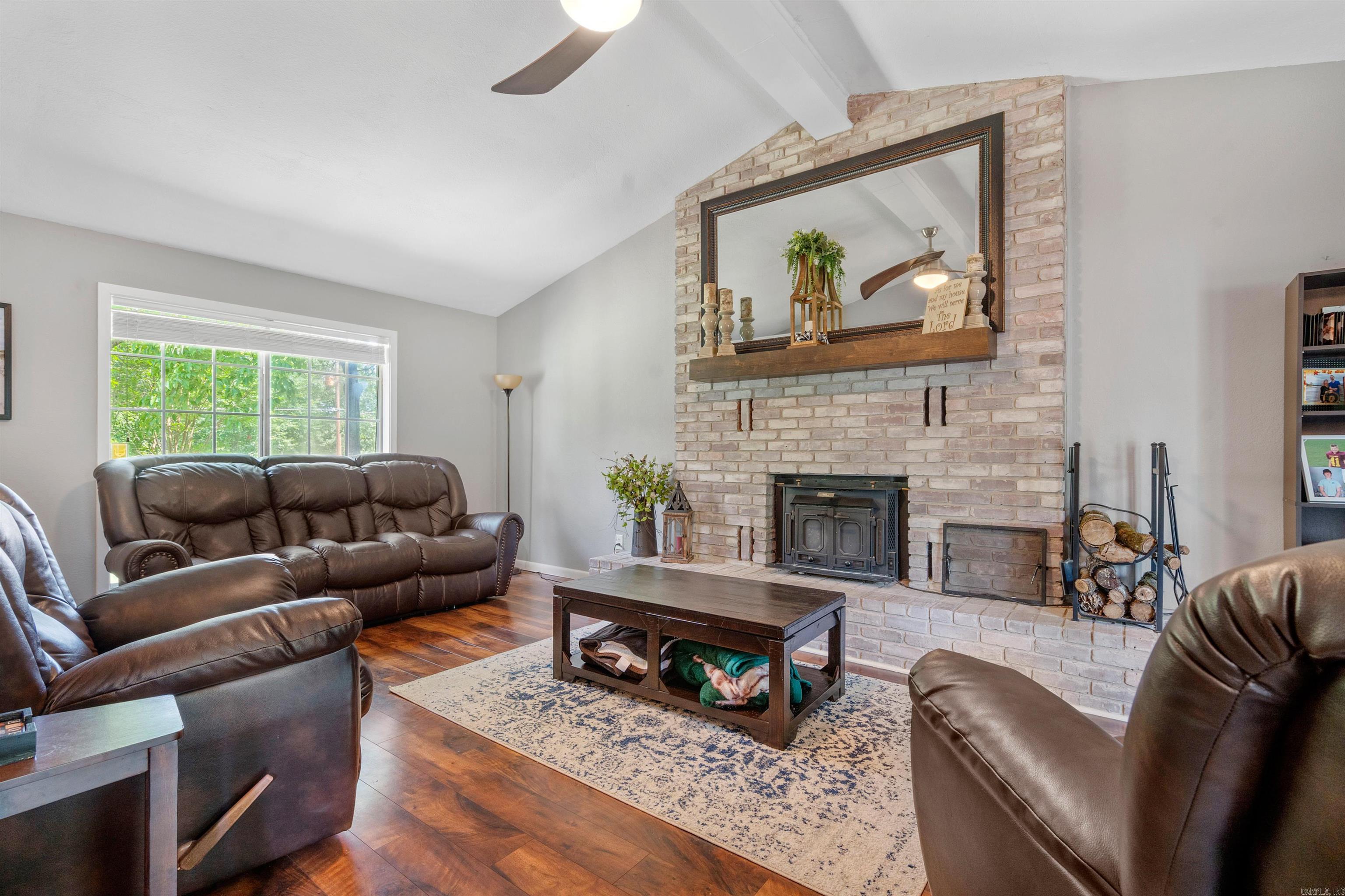 103 Tall Oaks Street