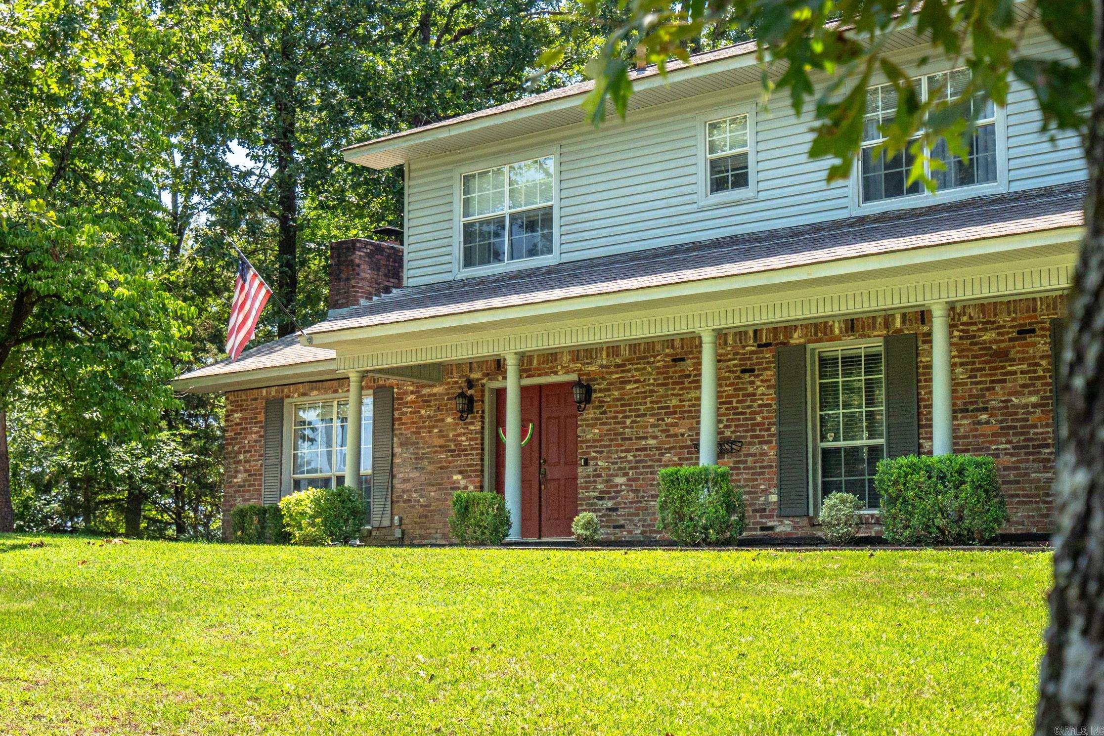 103 Tall Oaks Street