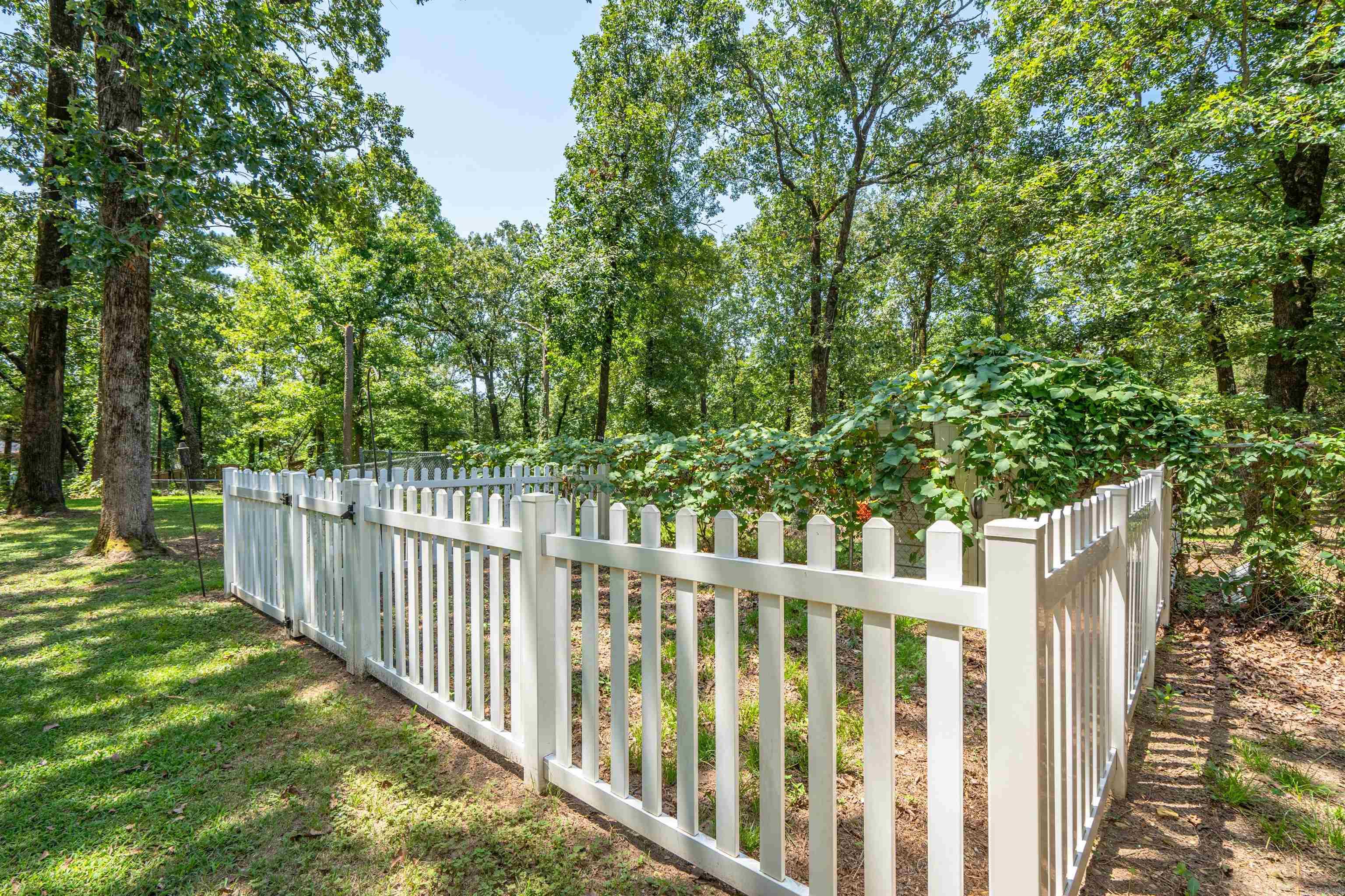 103 Tall Oaks Street