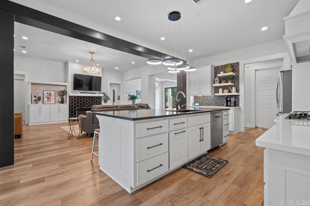 147 Thornbury Court