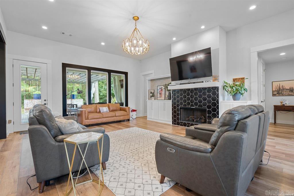 147 Thornbury Court