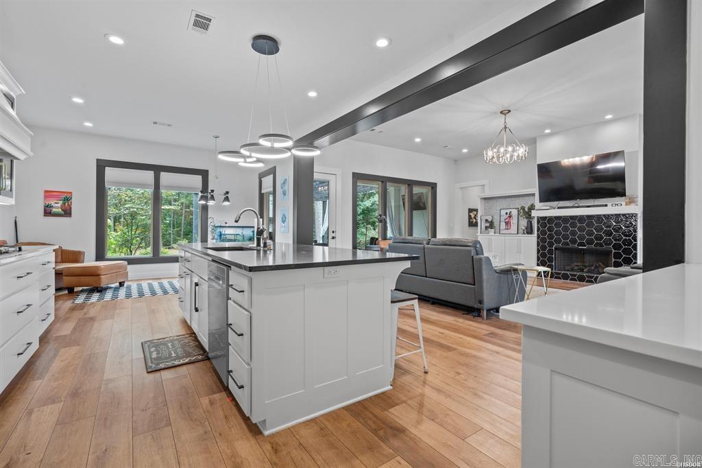 147 Thornbury Court