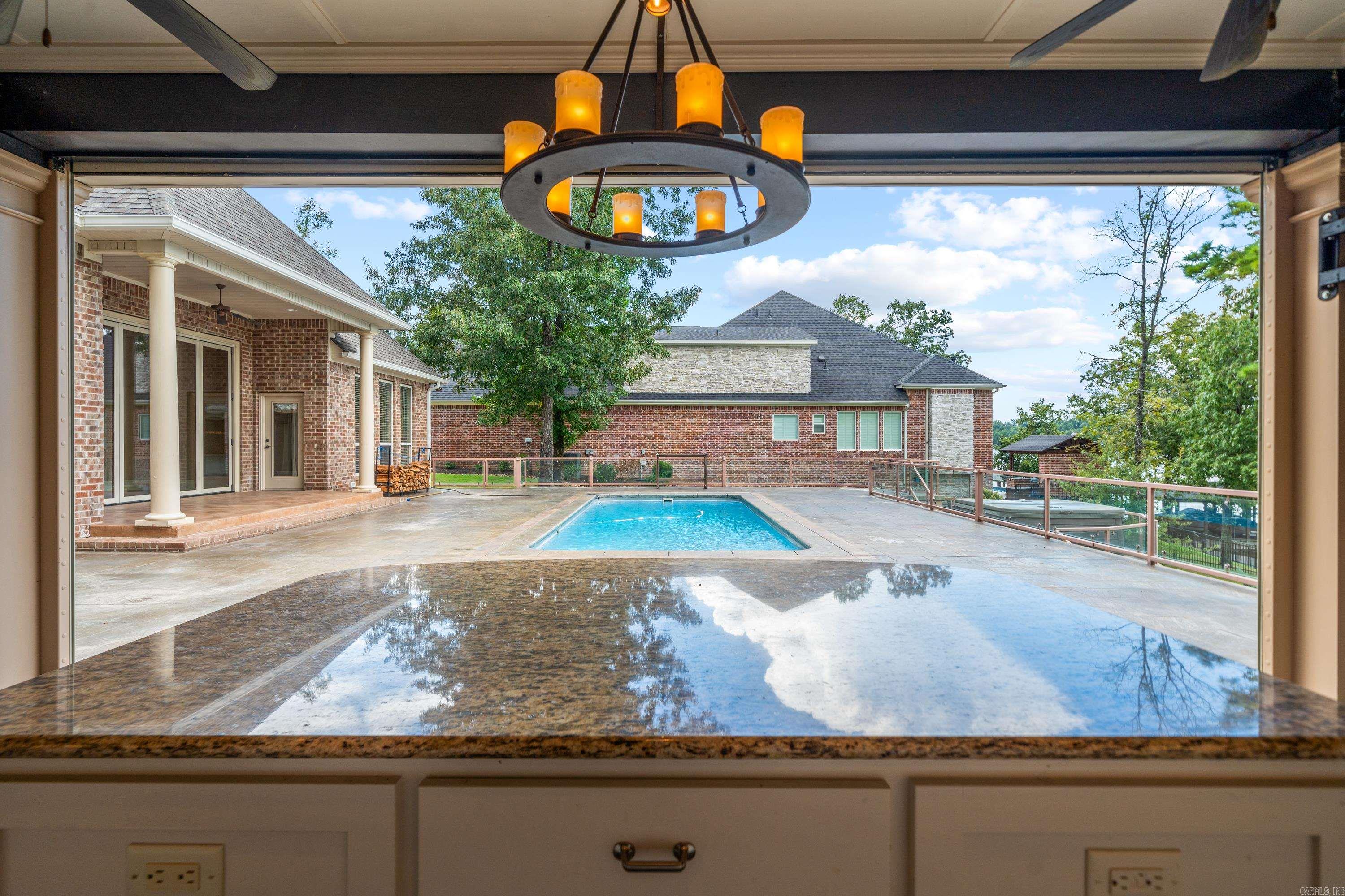 101 Misty Oak