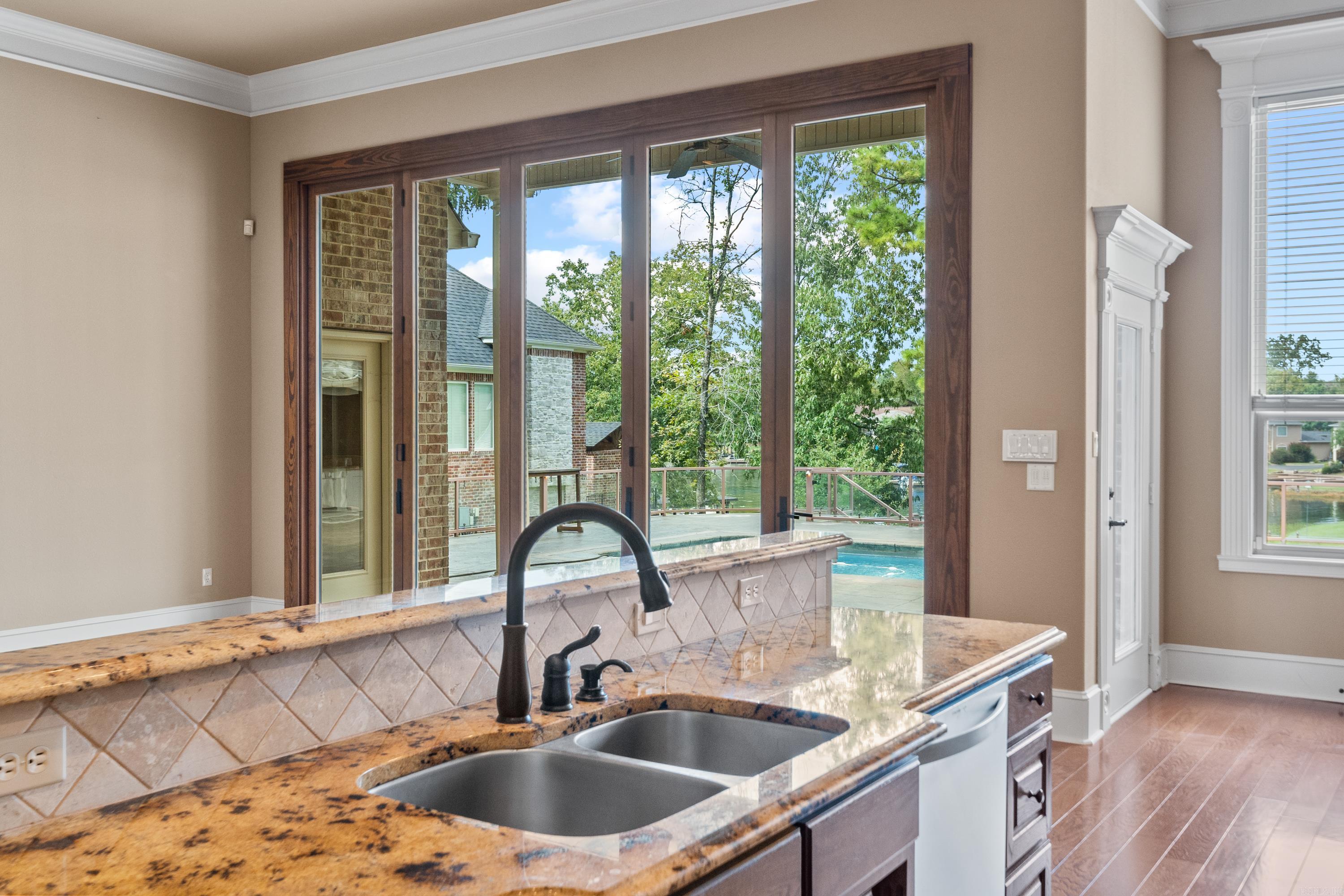 101 Misty Oak