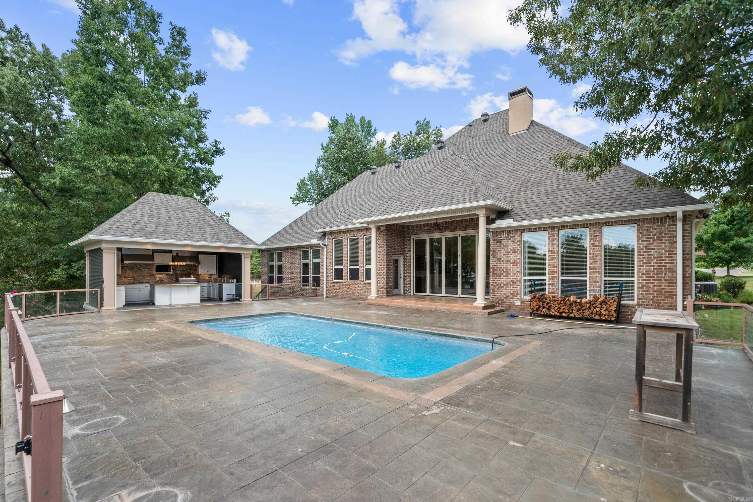 101 Misty Oak