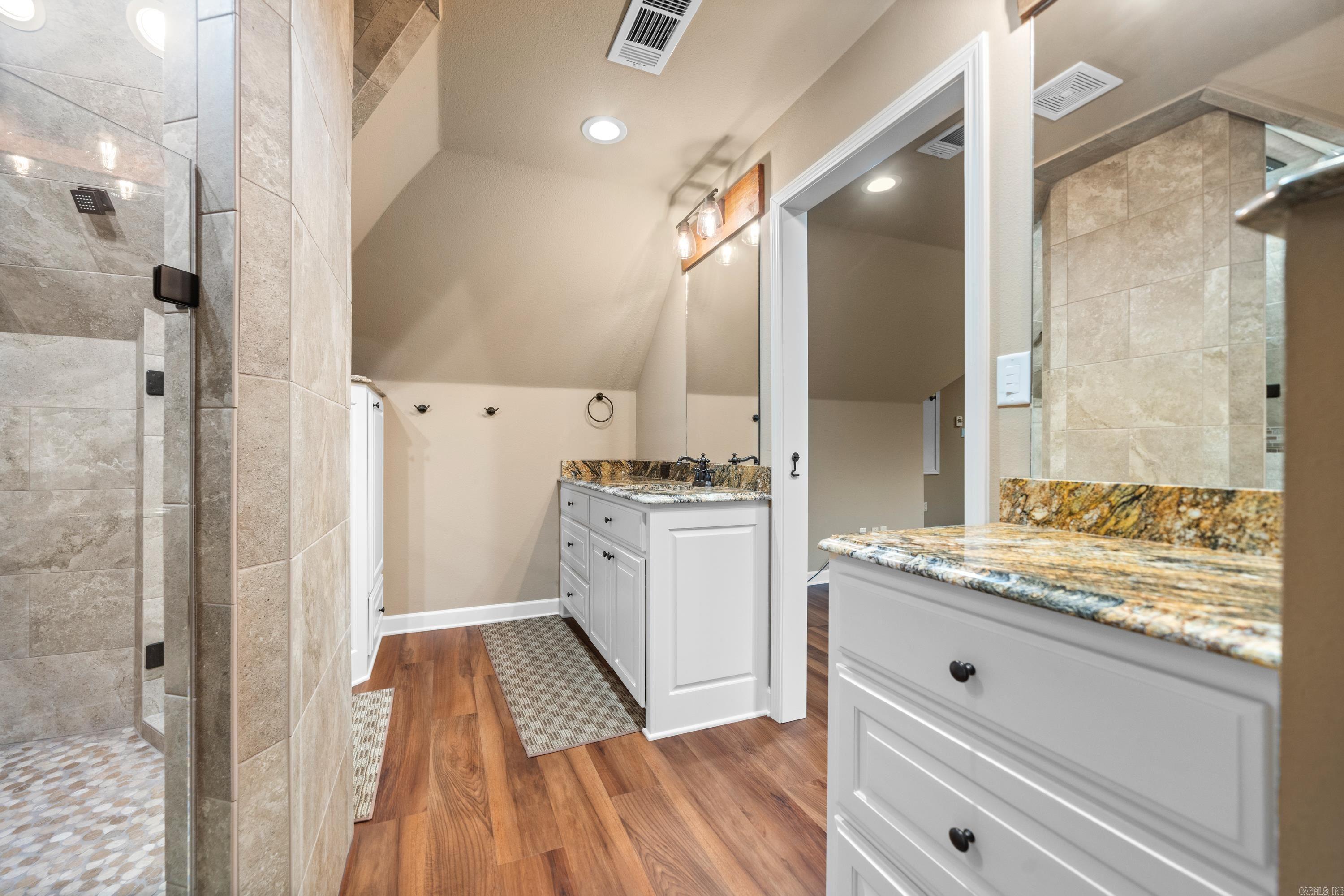 101 Misty Oak