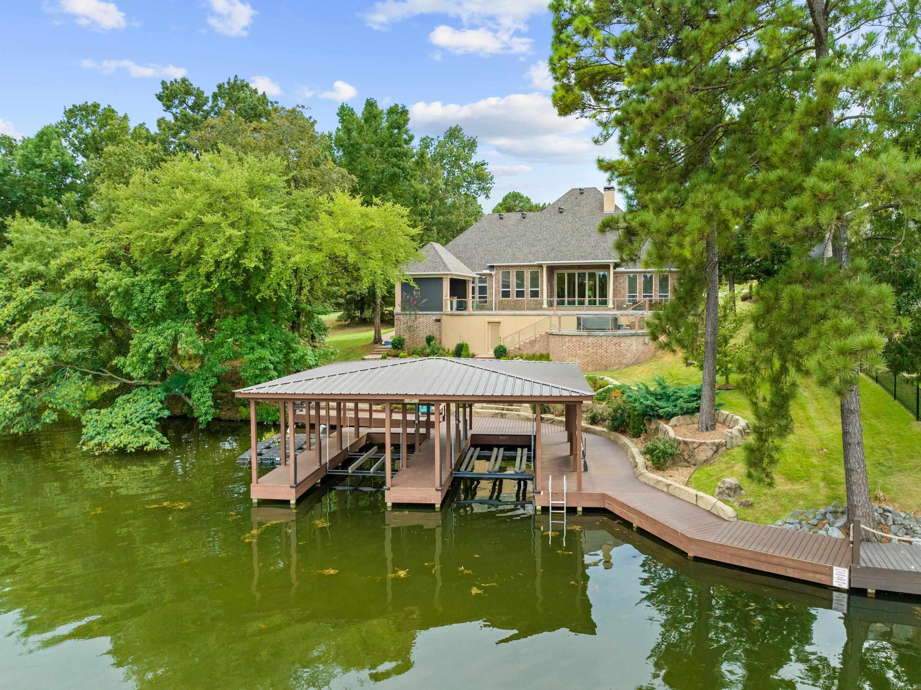 101 Misty Oak
