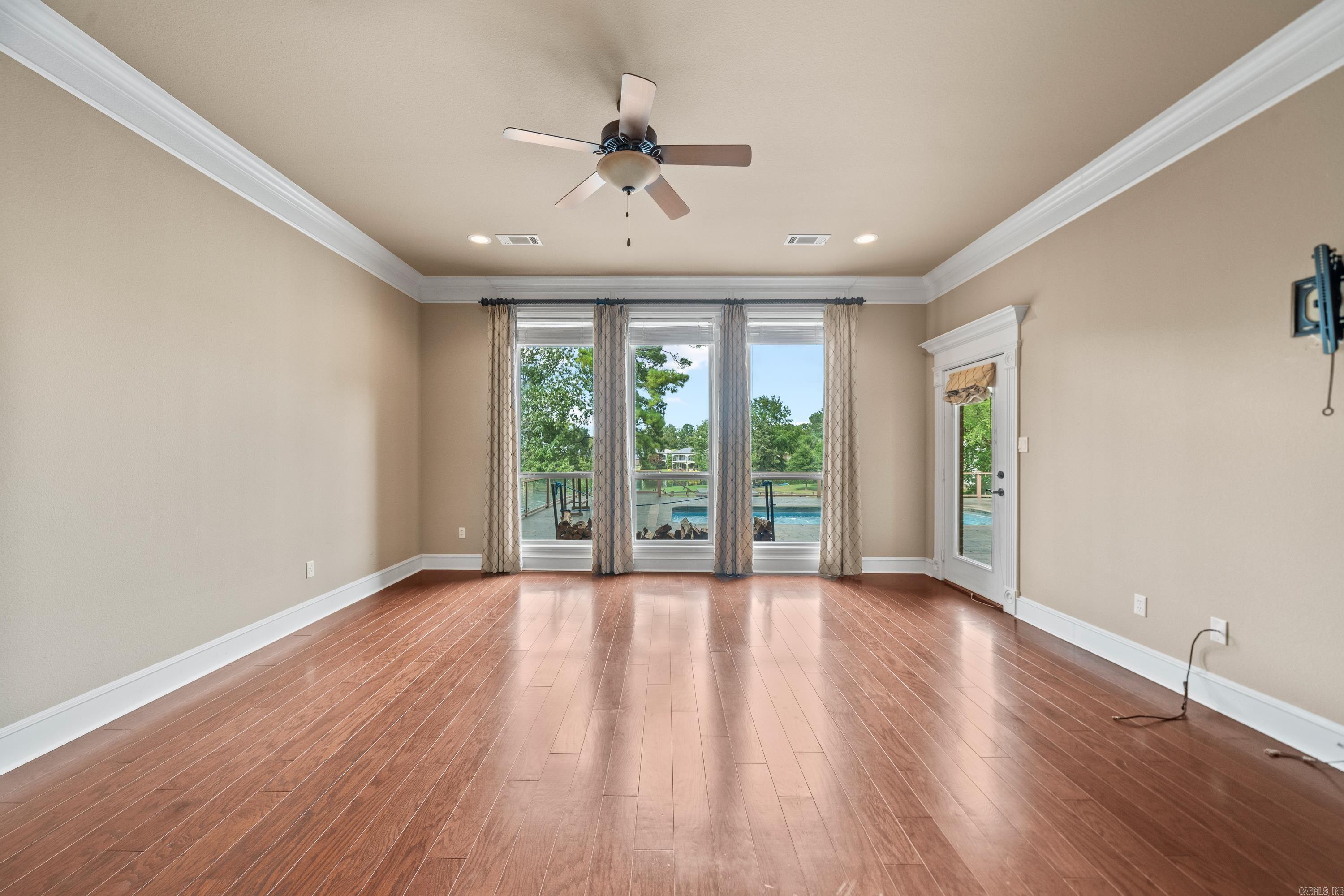 101 Misty Oak