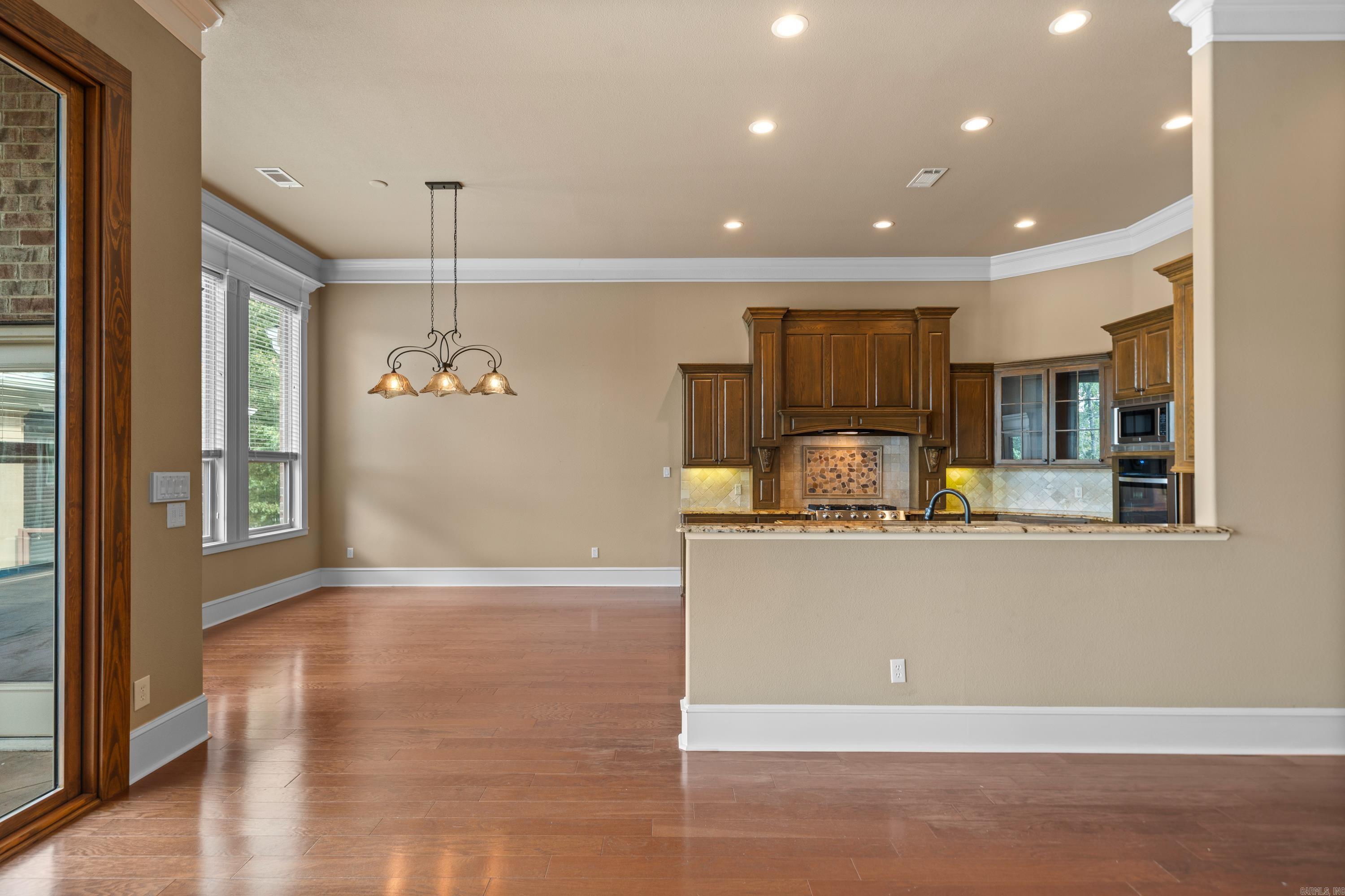 101 Misty Oak