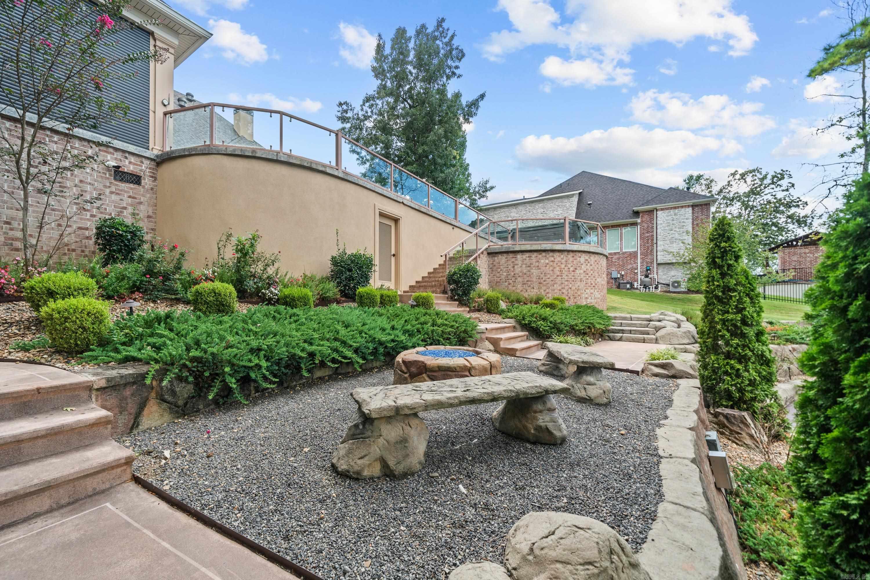 101 Misty Oak