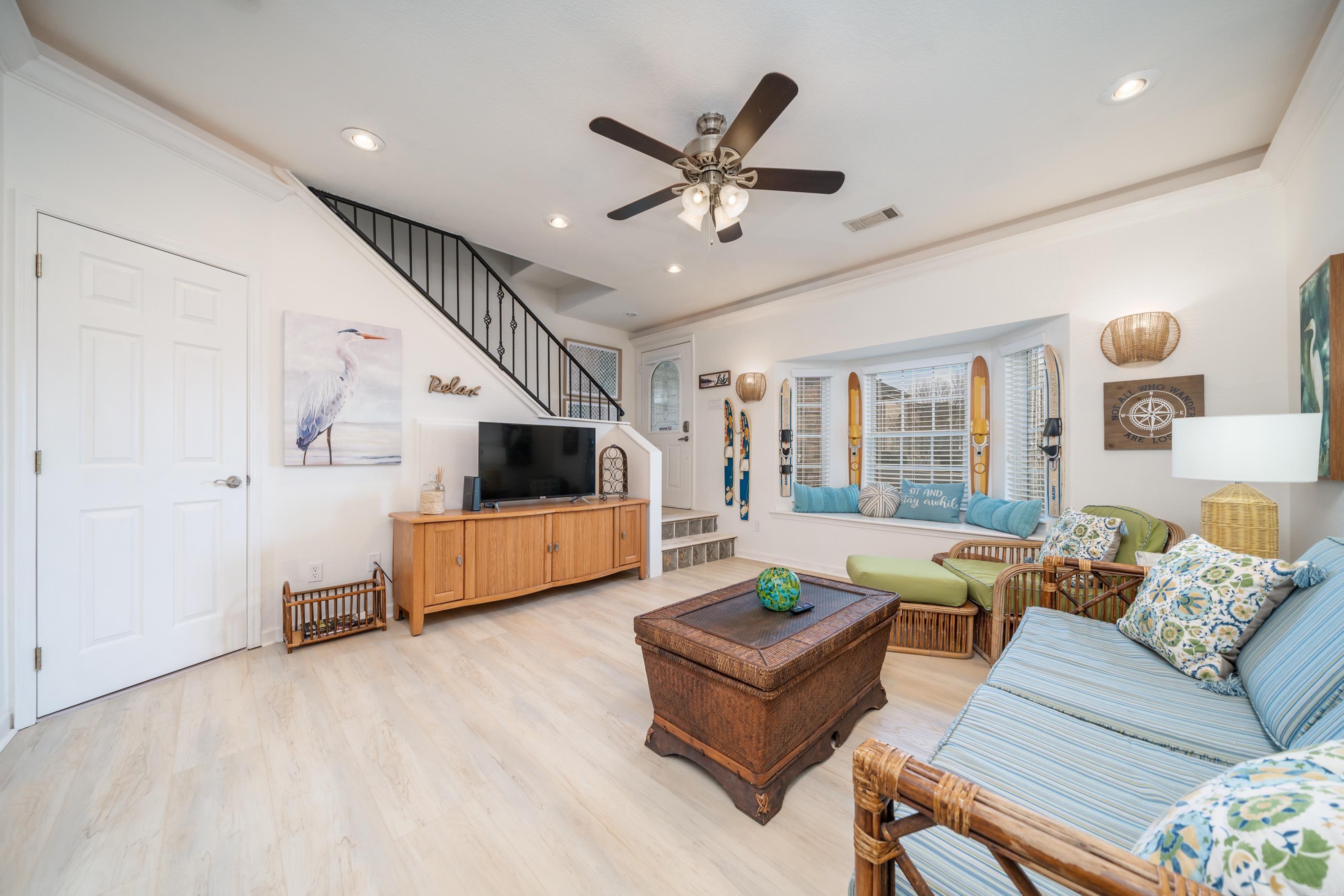 118 PRETTI Point Unit: A2