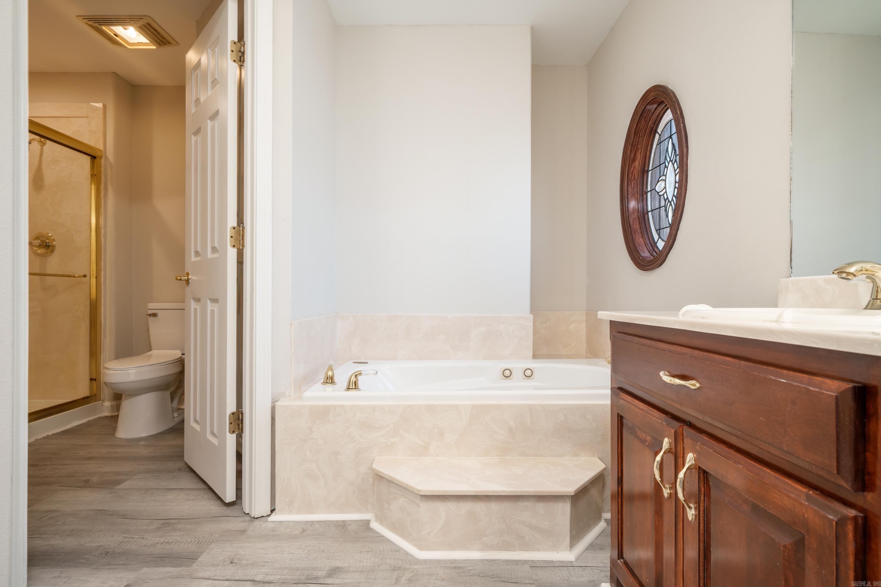 106 Hunterscove Court